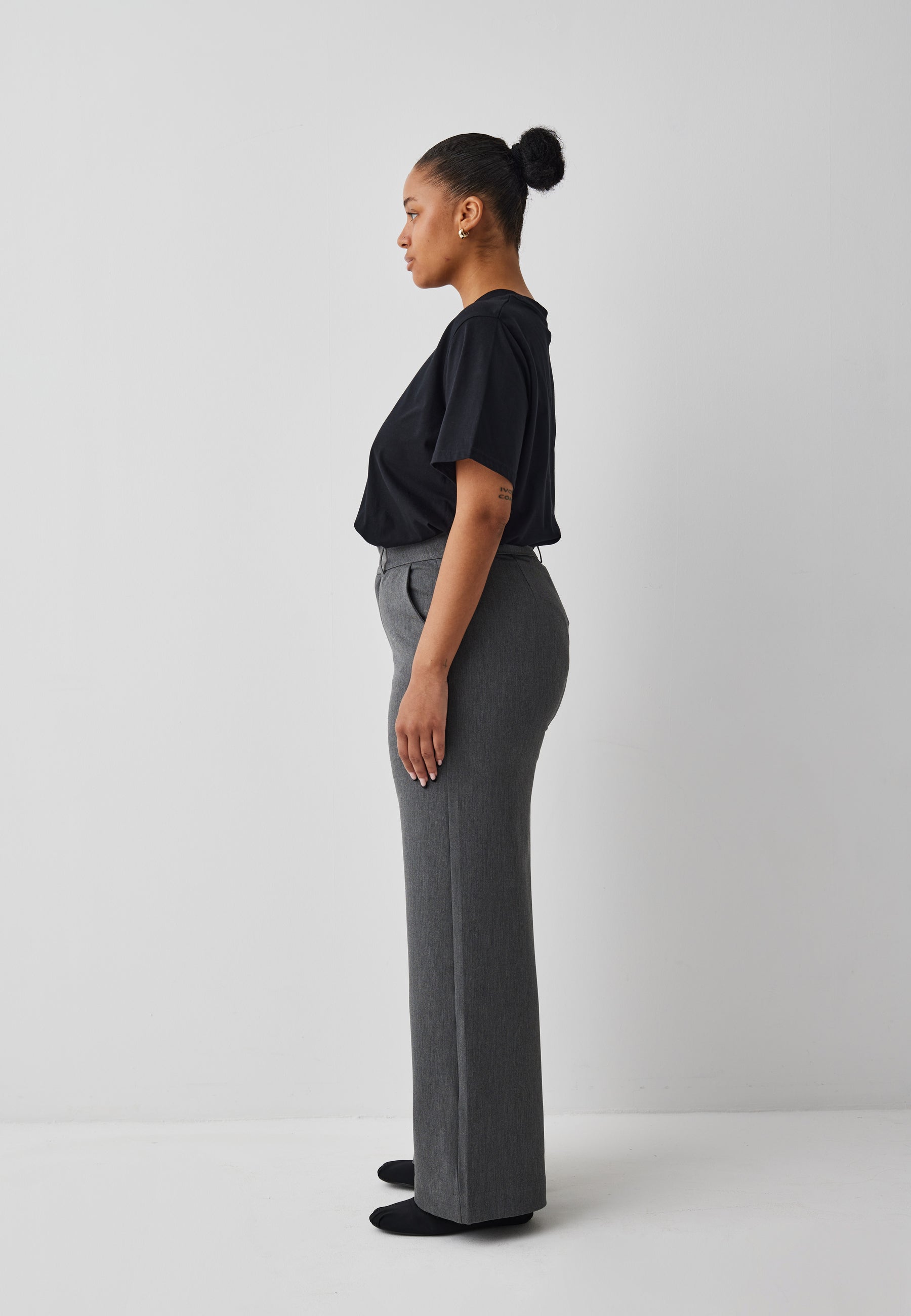 Lucy-M_Medium Melange_Model_