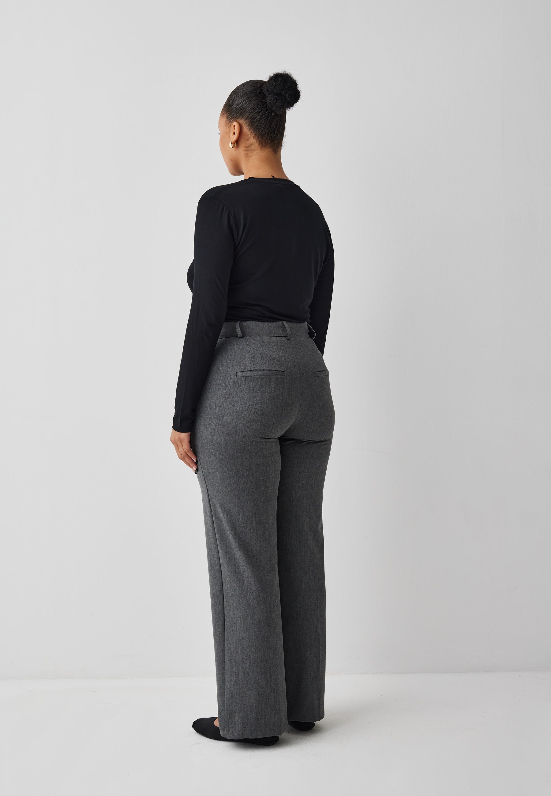 Lucy-M_Medium Melange_Model_9