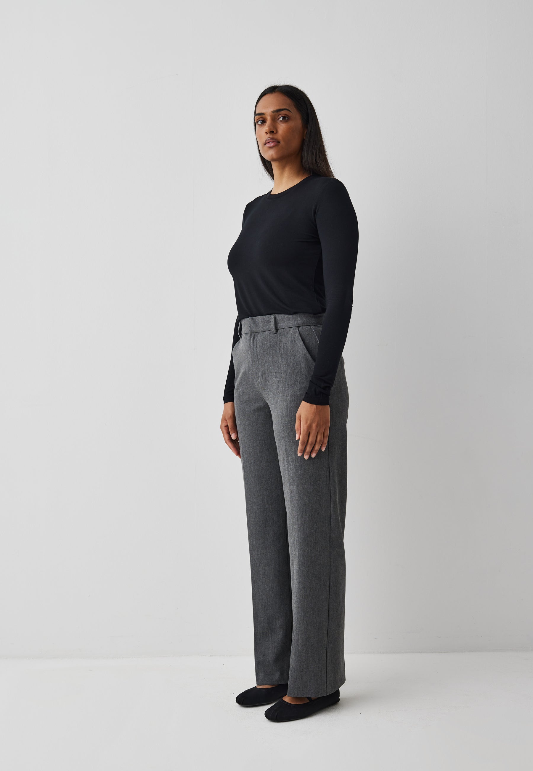 Lucy-M_Medium Melange_Model_