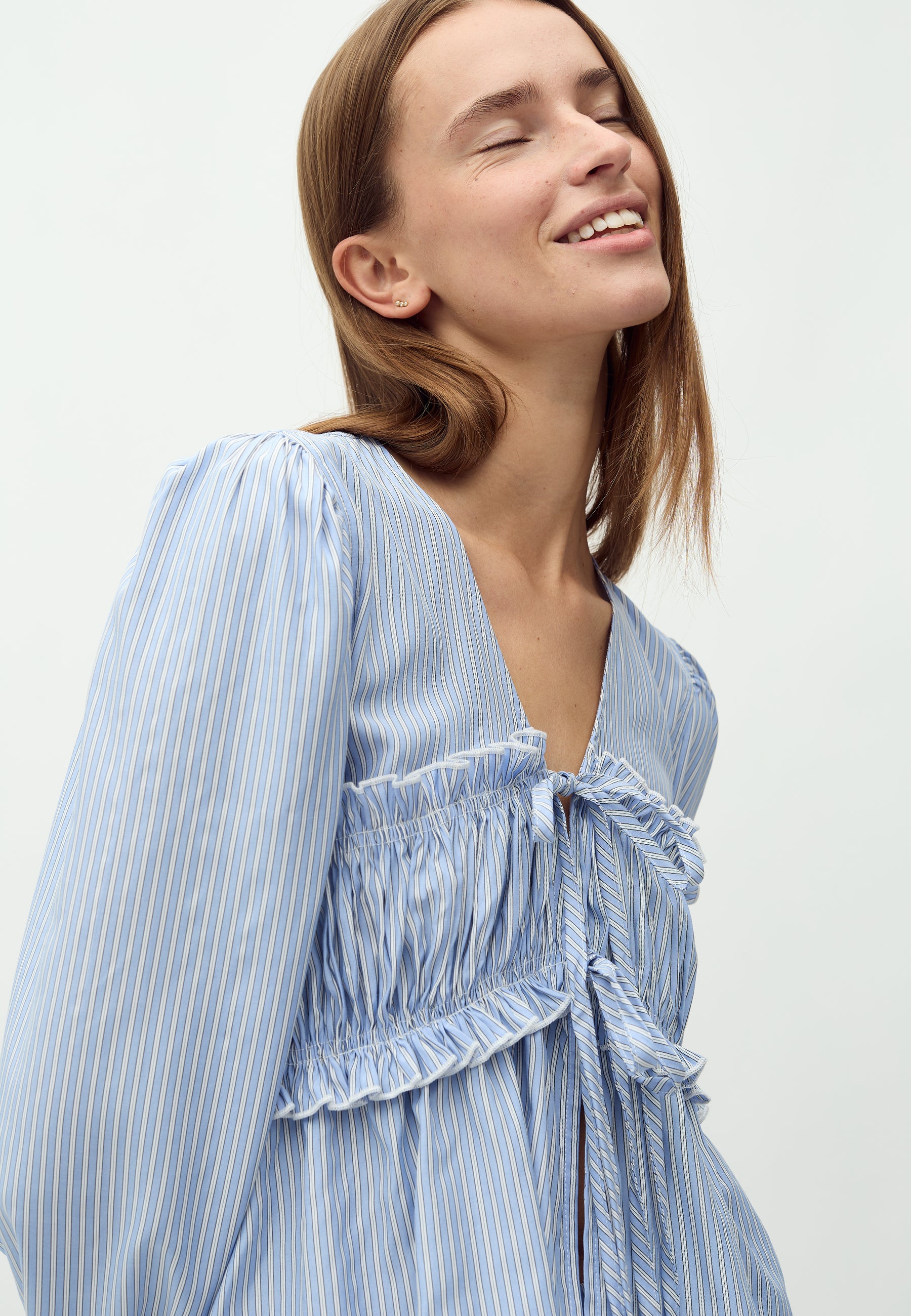 Pipa-M_Blue Zinnia Stripe_Model_3