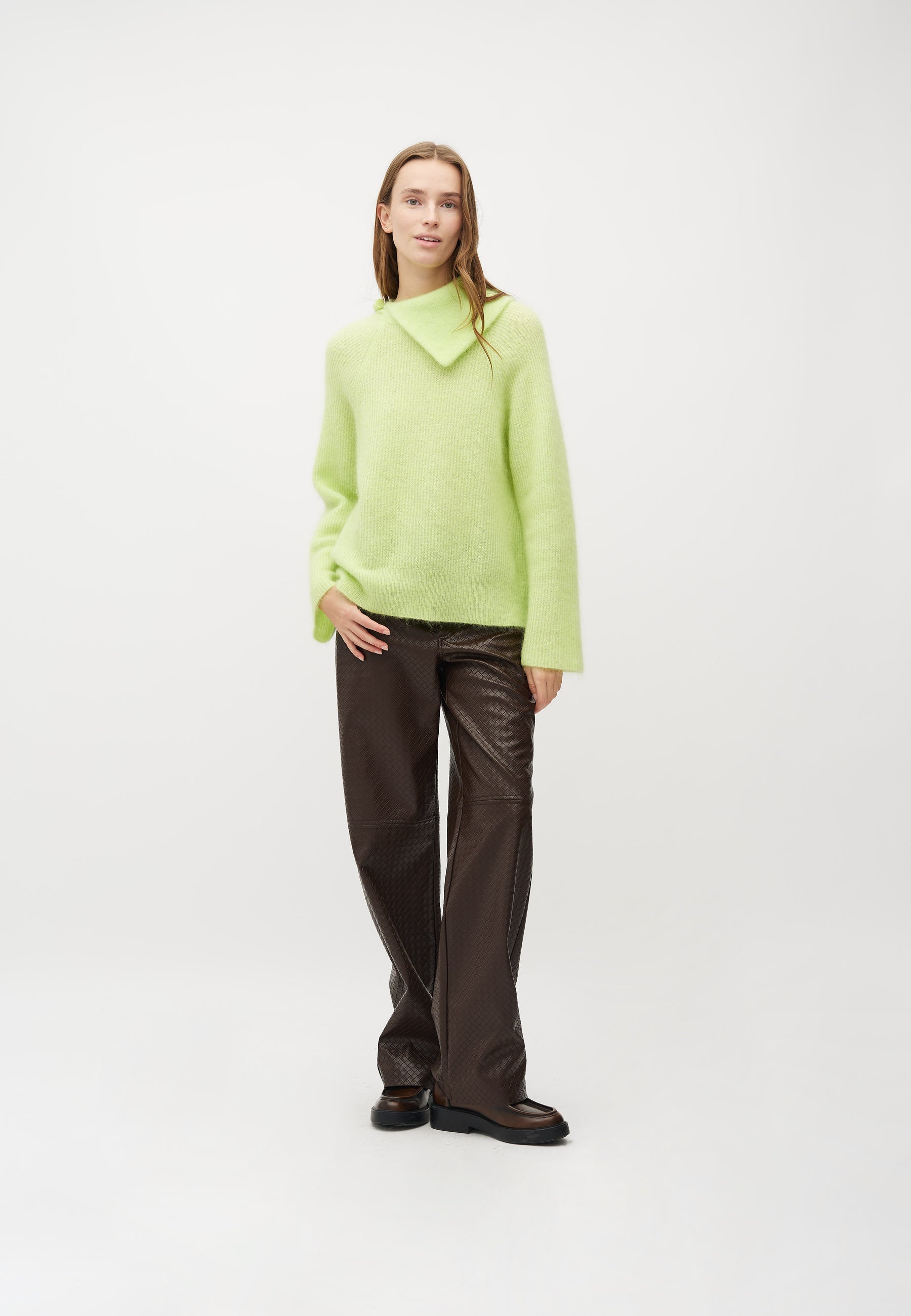 Mali-M_Sunny Lime_Model_3