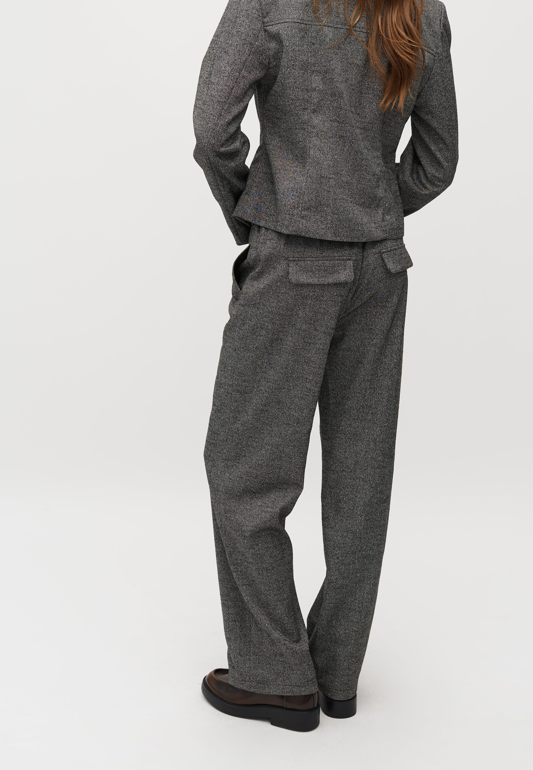 Cyril-M_Charcoal Melange_Model_4