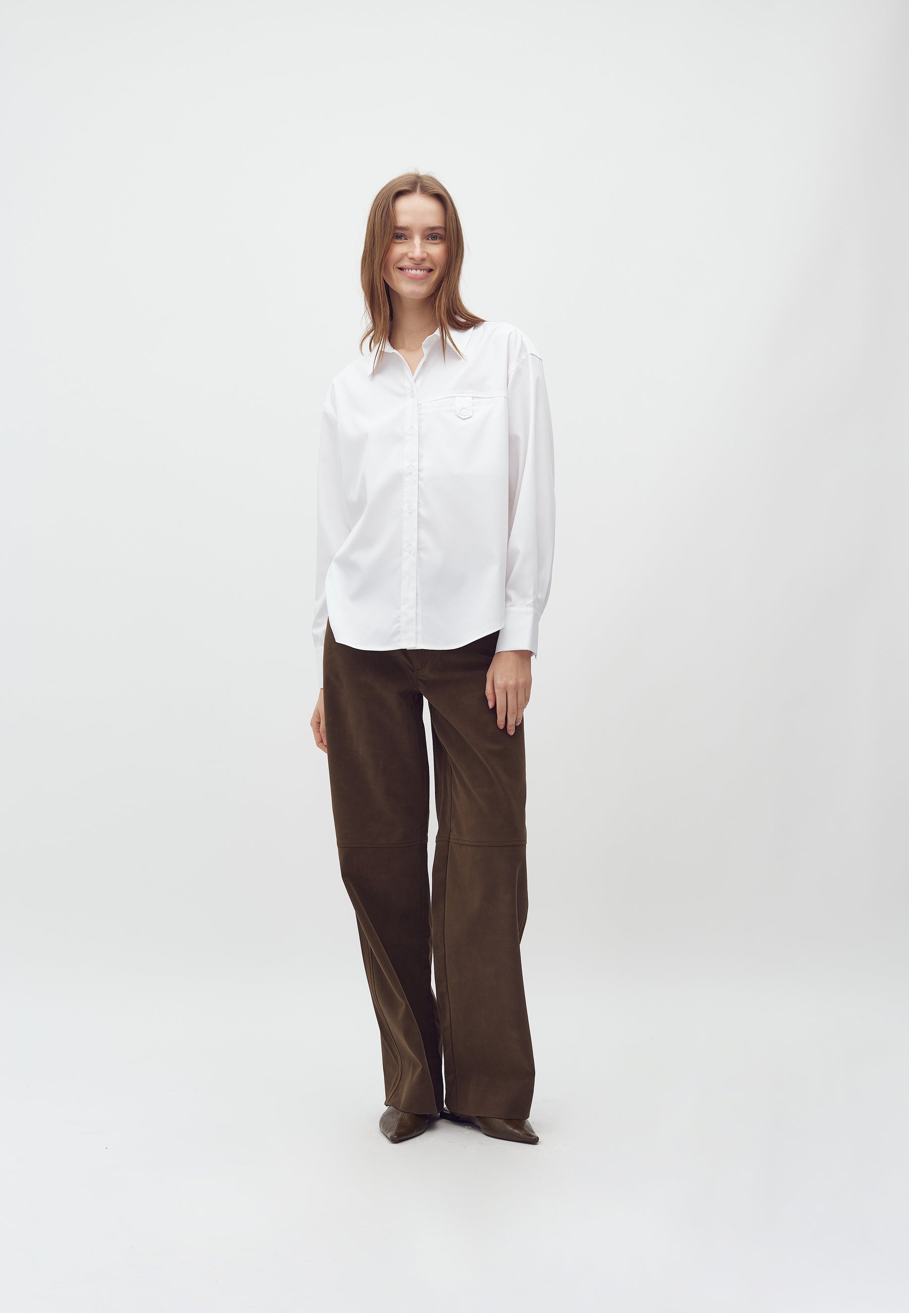 Hildi-M_White_Model_0