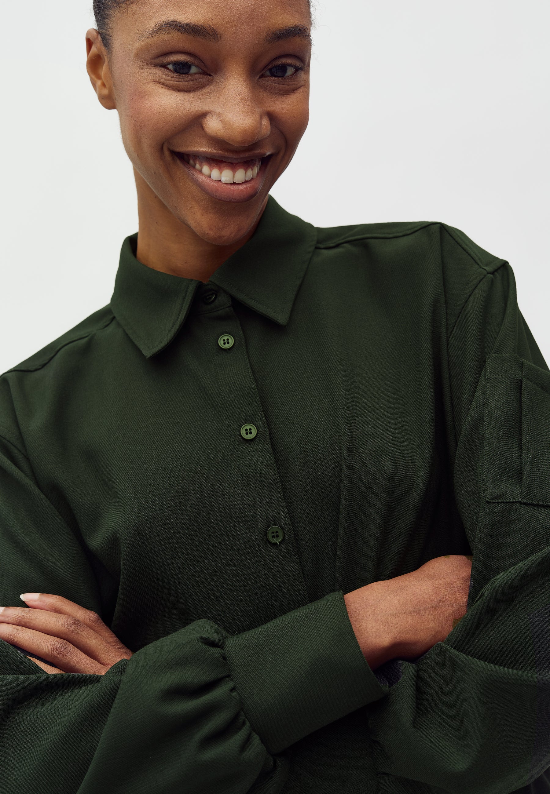 Cammia-M_Pine Green_Model_3