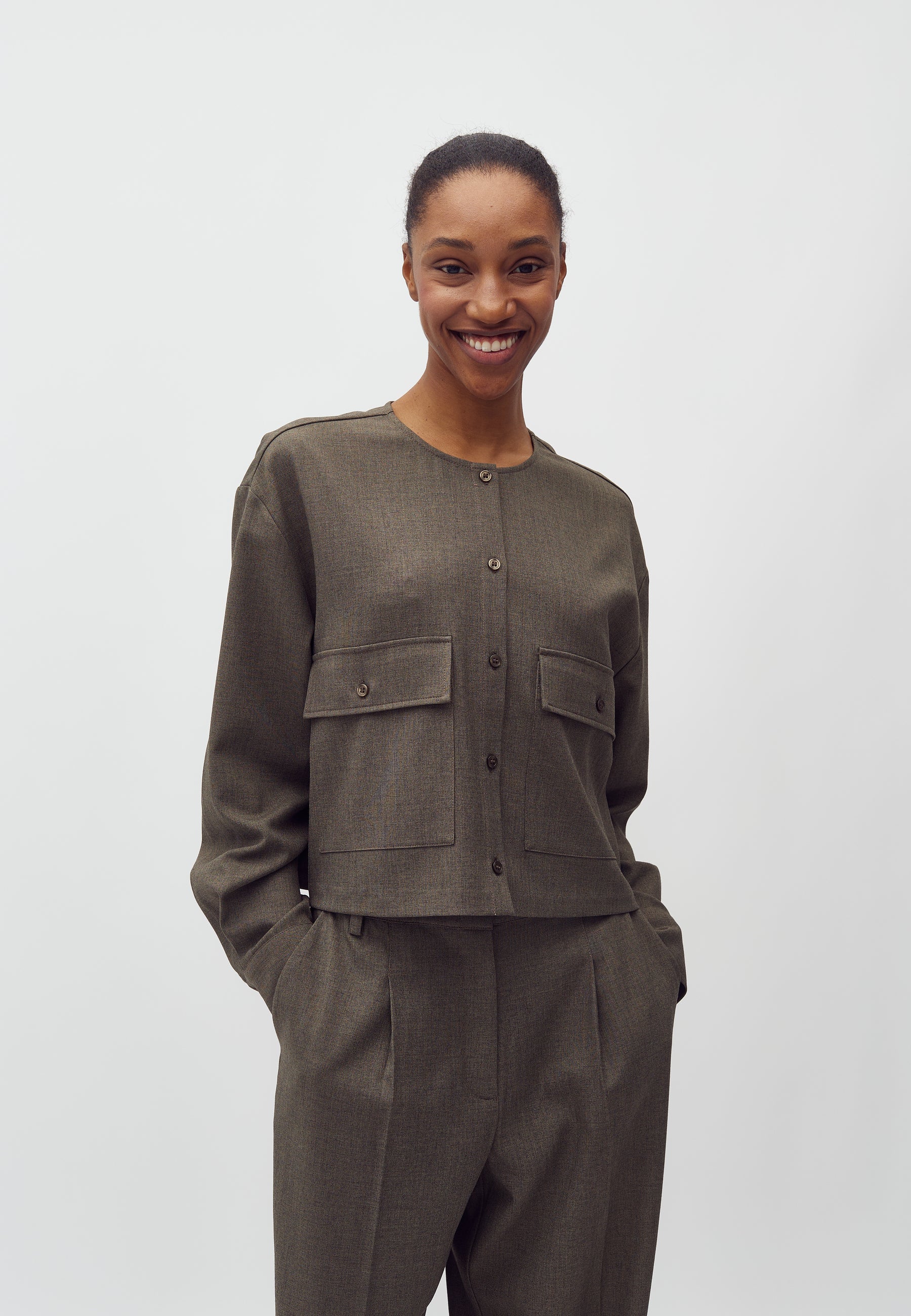 Lican-M_Deep Green Melange_Model_1