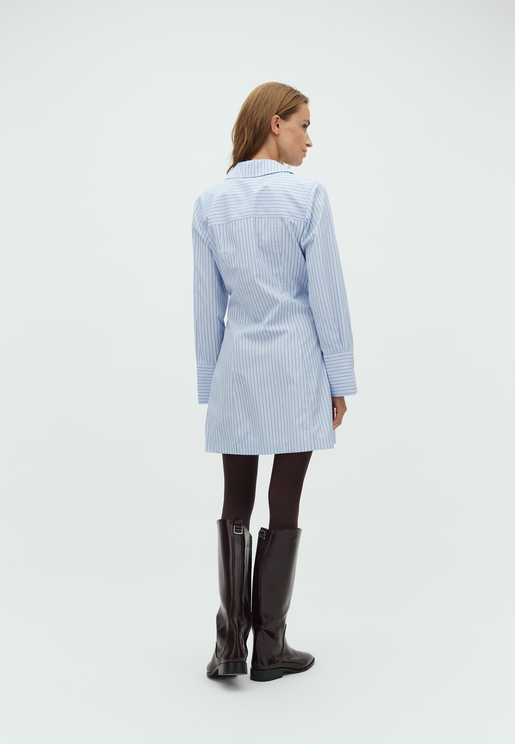 Saffira-M_Blue Navy Stripe_Model_2
