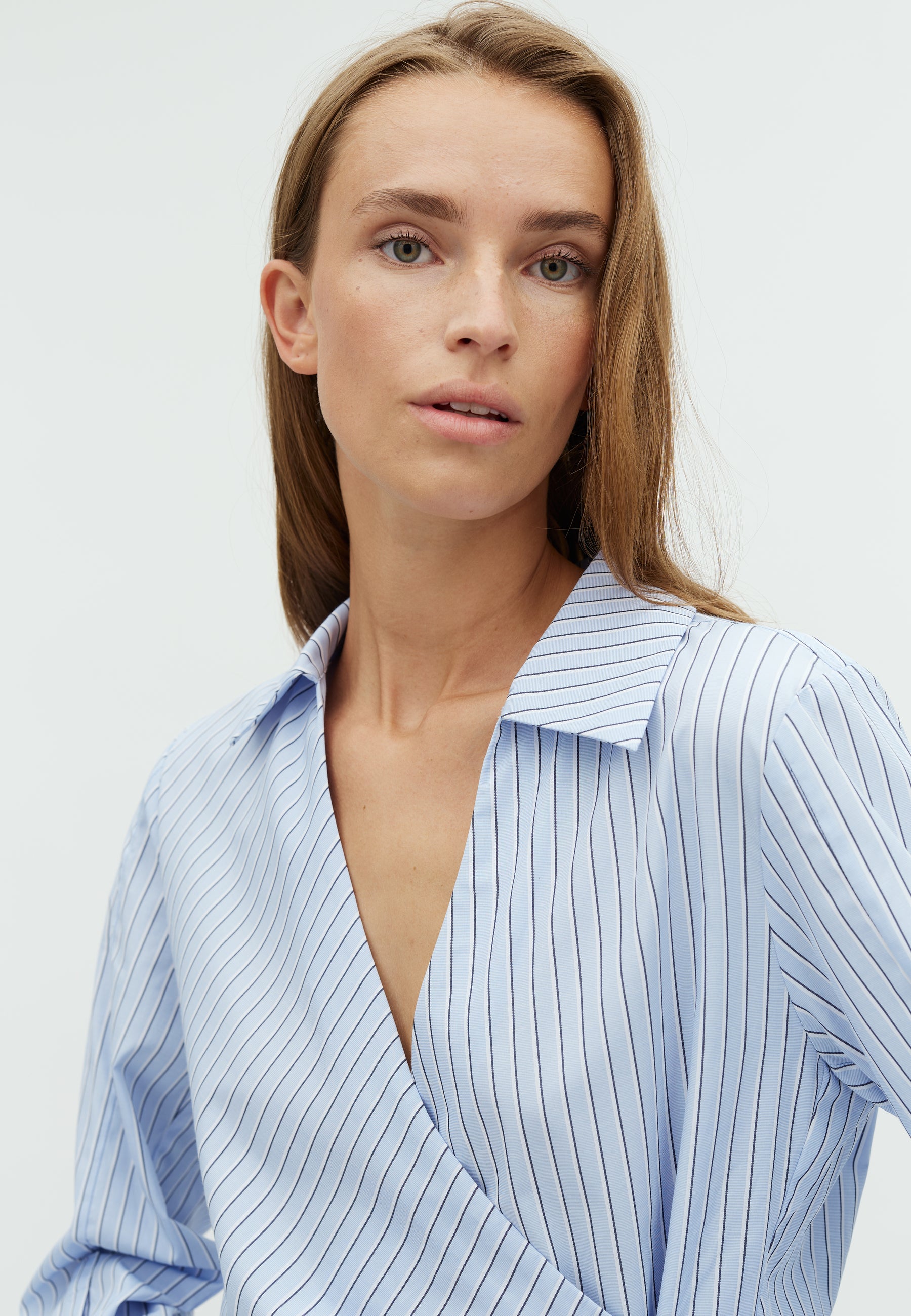 Gerri-M_Blue Navy Stripe_Model_1