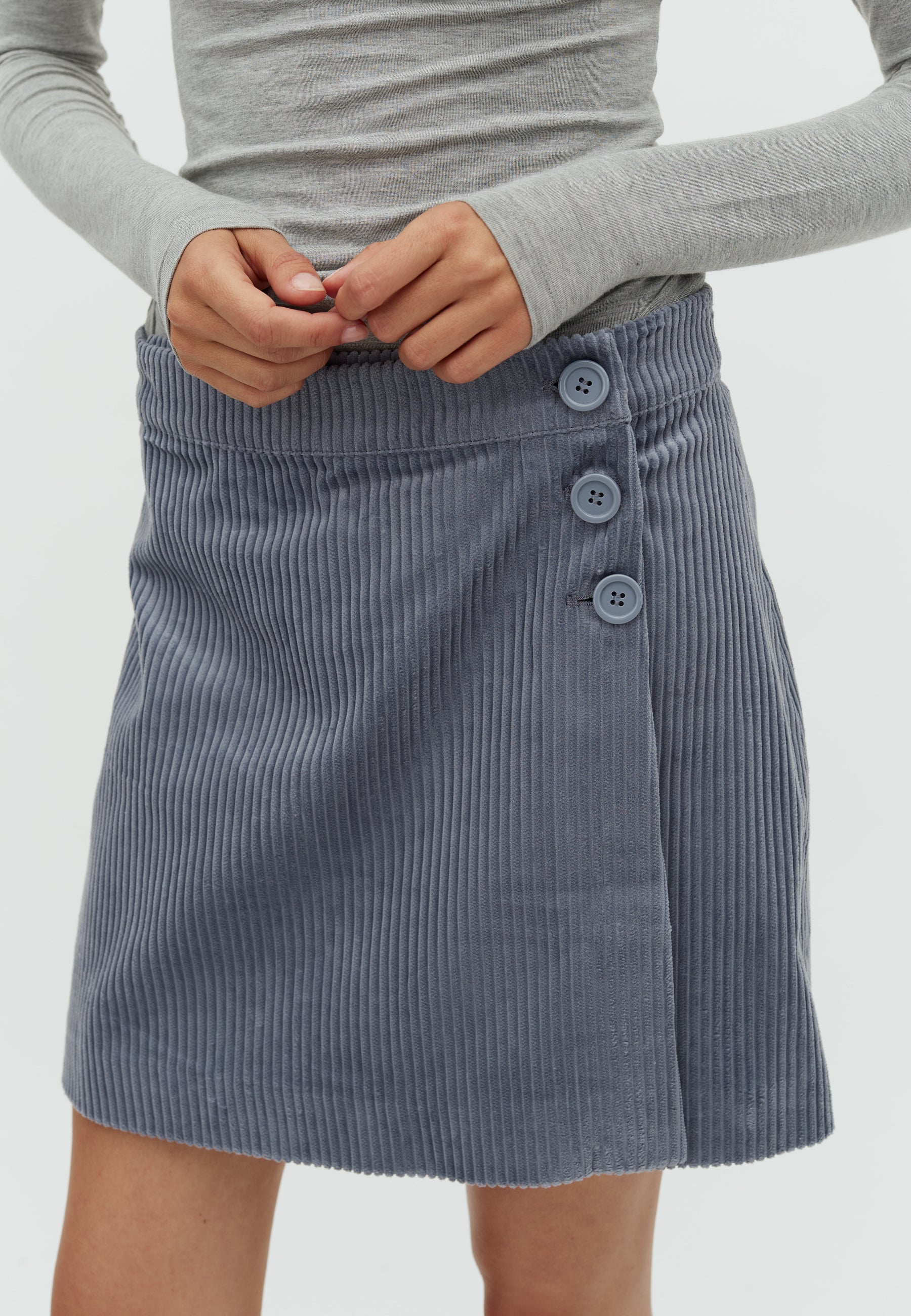 Marlie-M_Tradewinds Grey_Model_2
