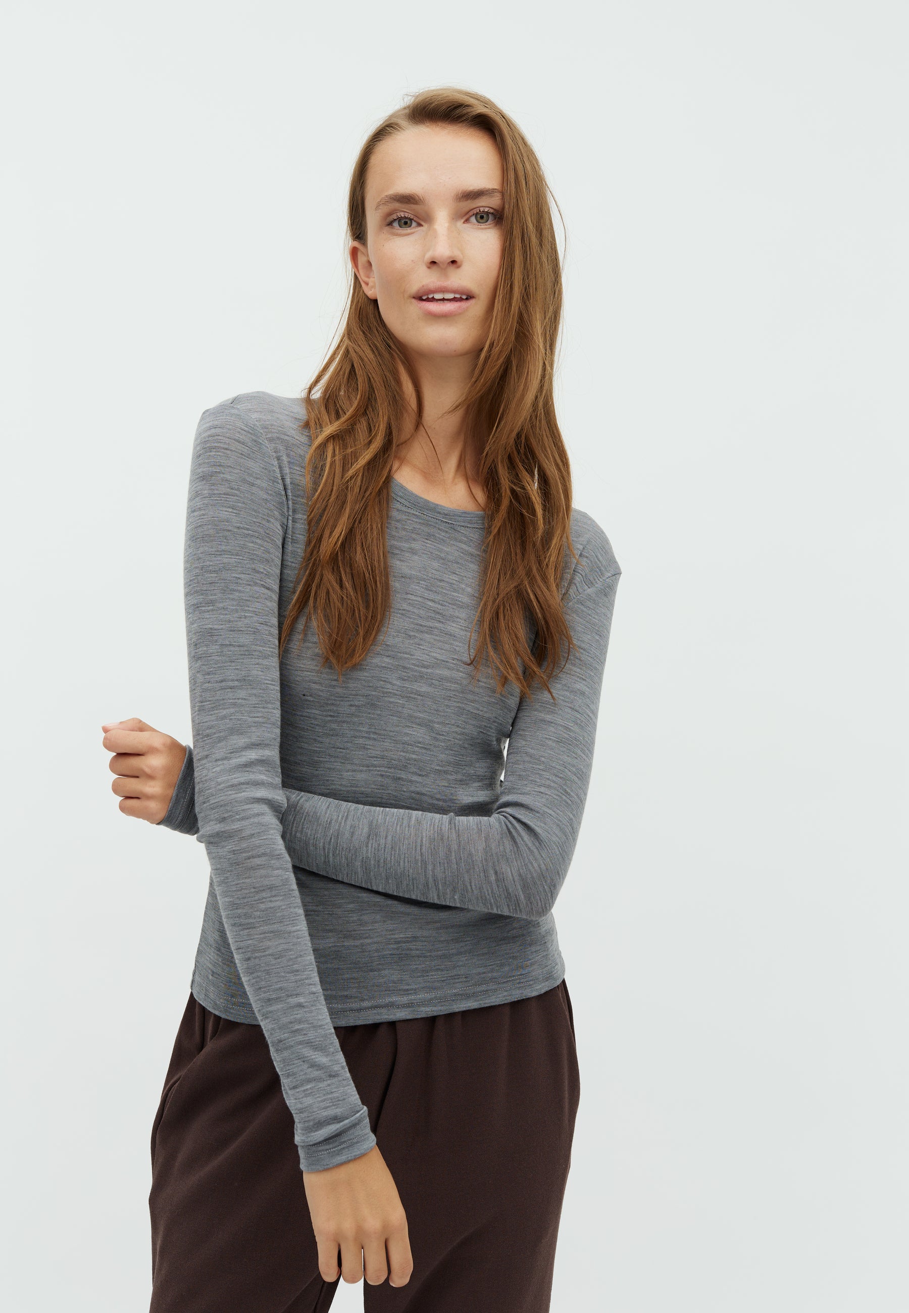 Christina-M_Medium Grey Melange_Model_3