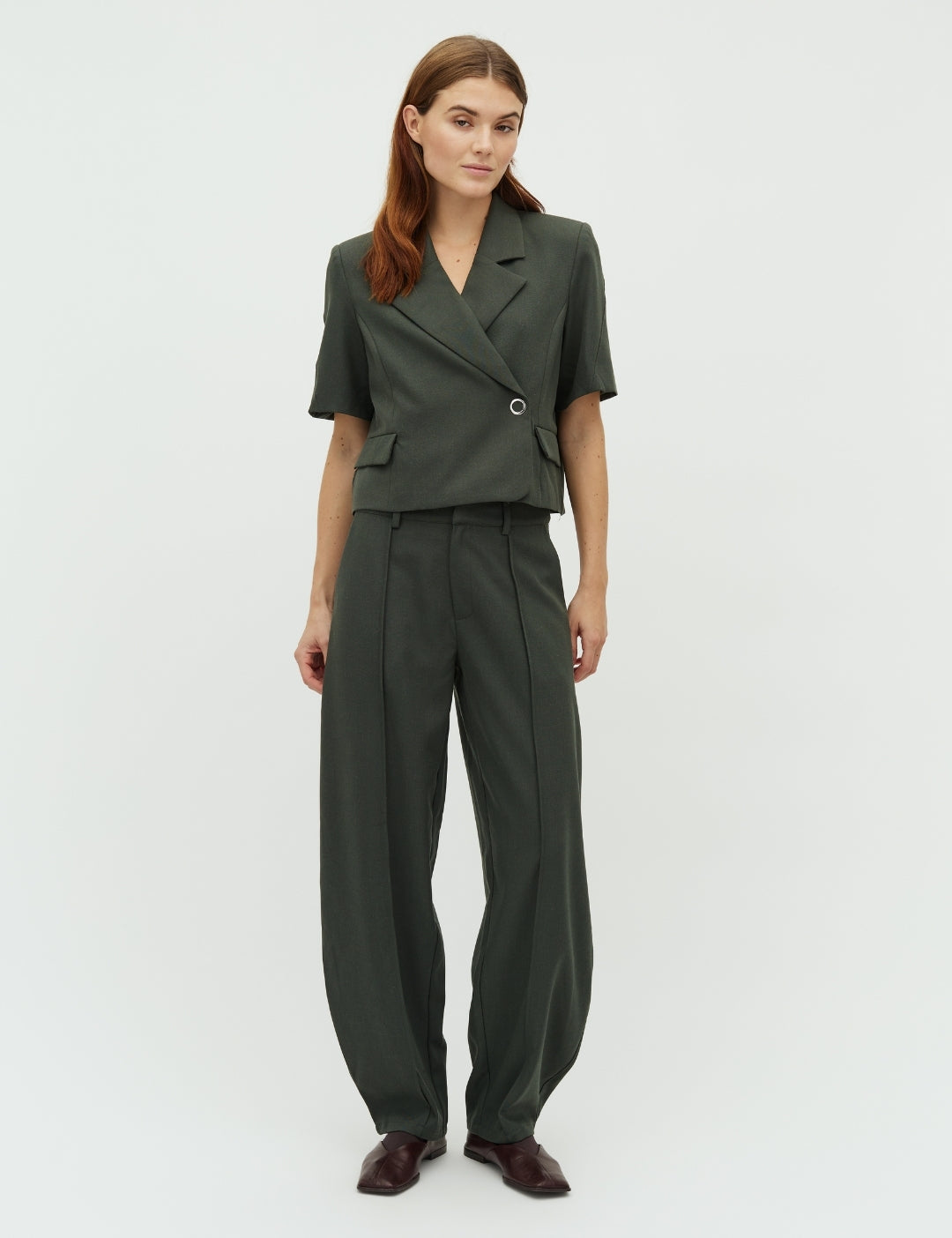 Pija-M_Pine Green_Model_1