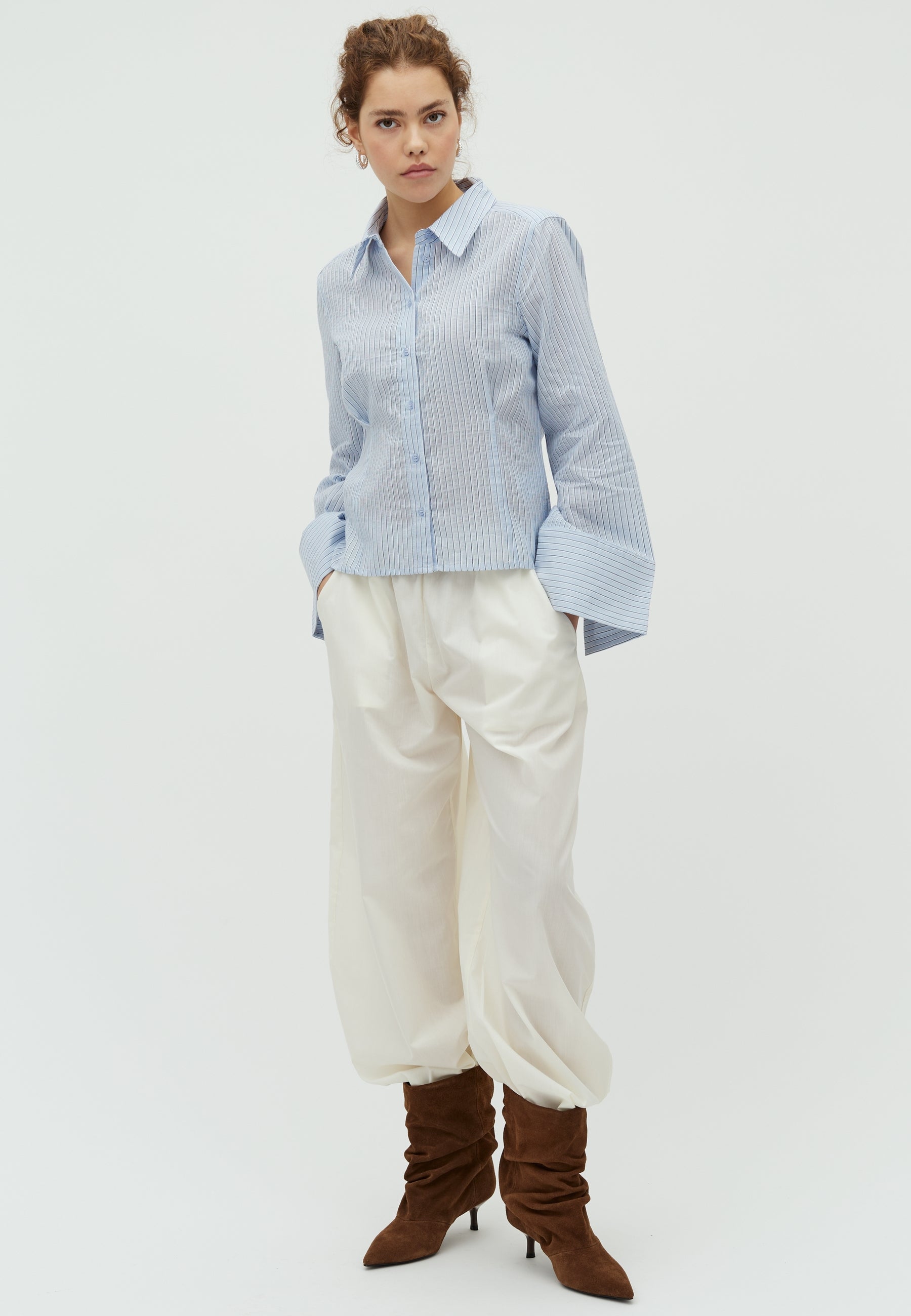 Kalanna-M_Light Blue White Stripe_Model_3