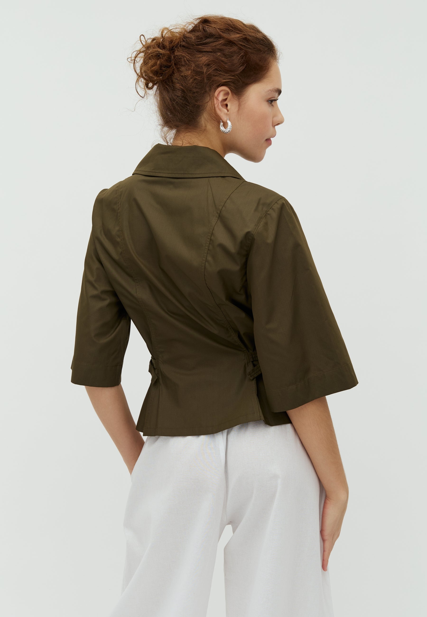 Anoul-M_Dark Olive_Model_2