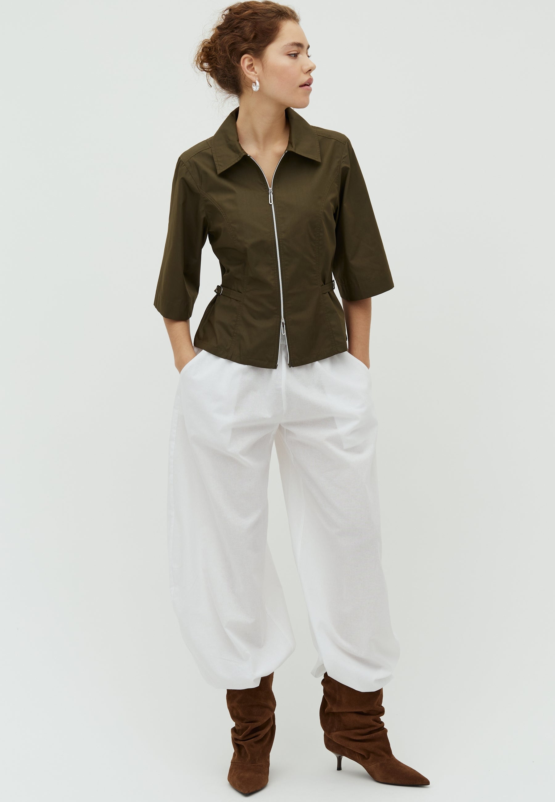 Anoul-M_Dark Olive_Model_3