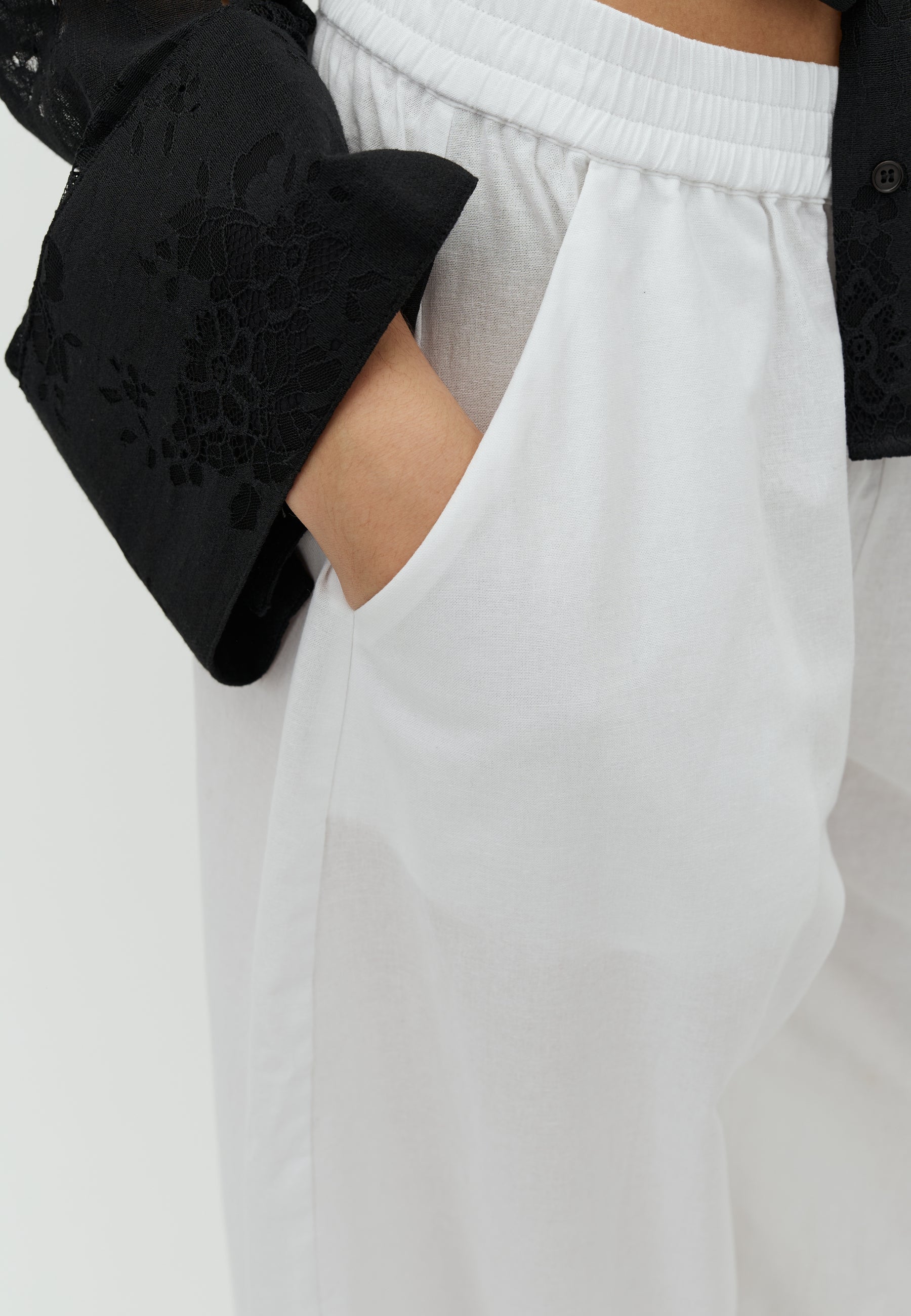 Eawyn-M_White_Model_3