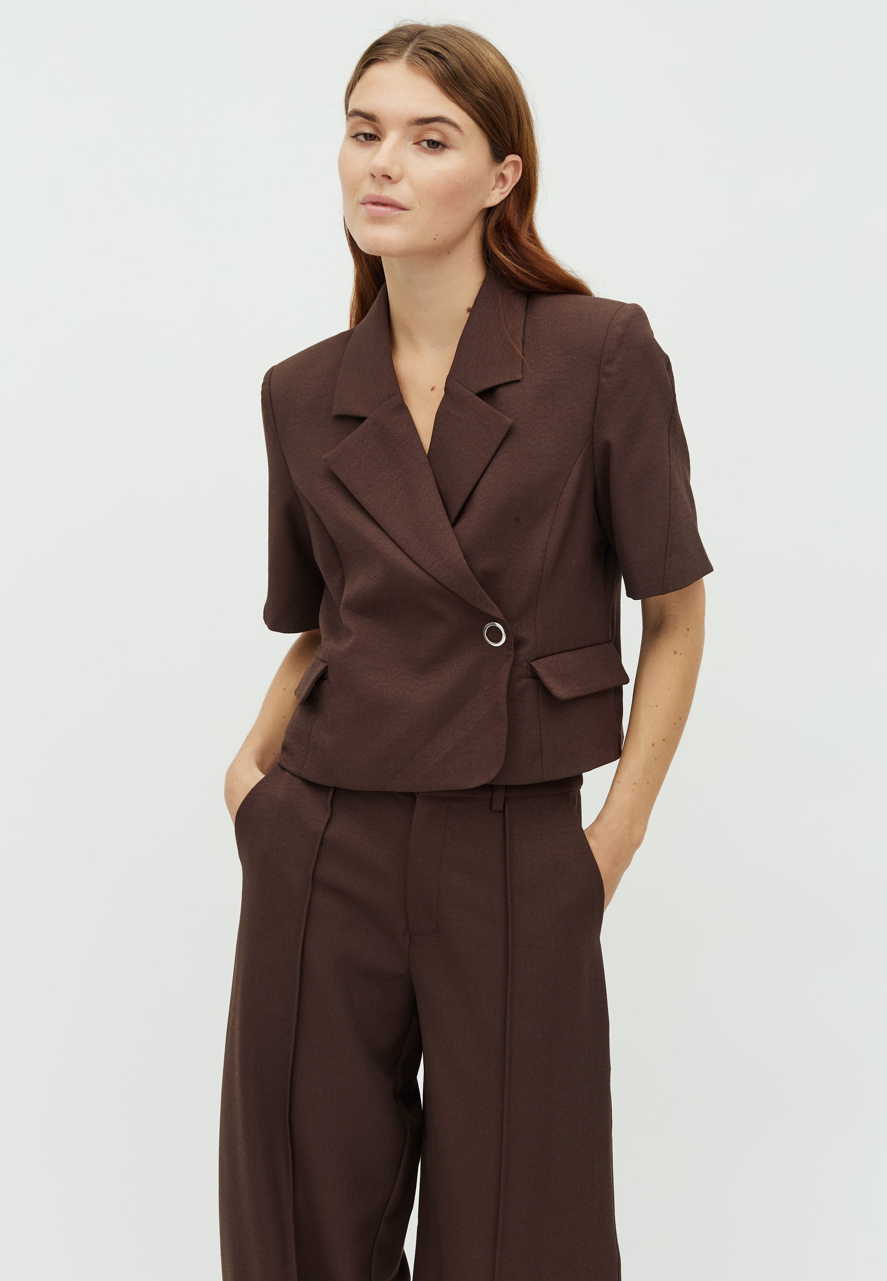 Robina-M_Chicory Coffee Melange_Model_0