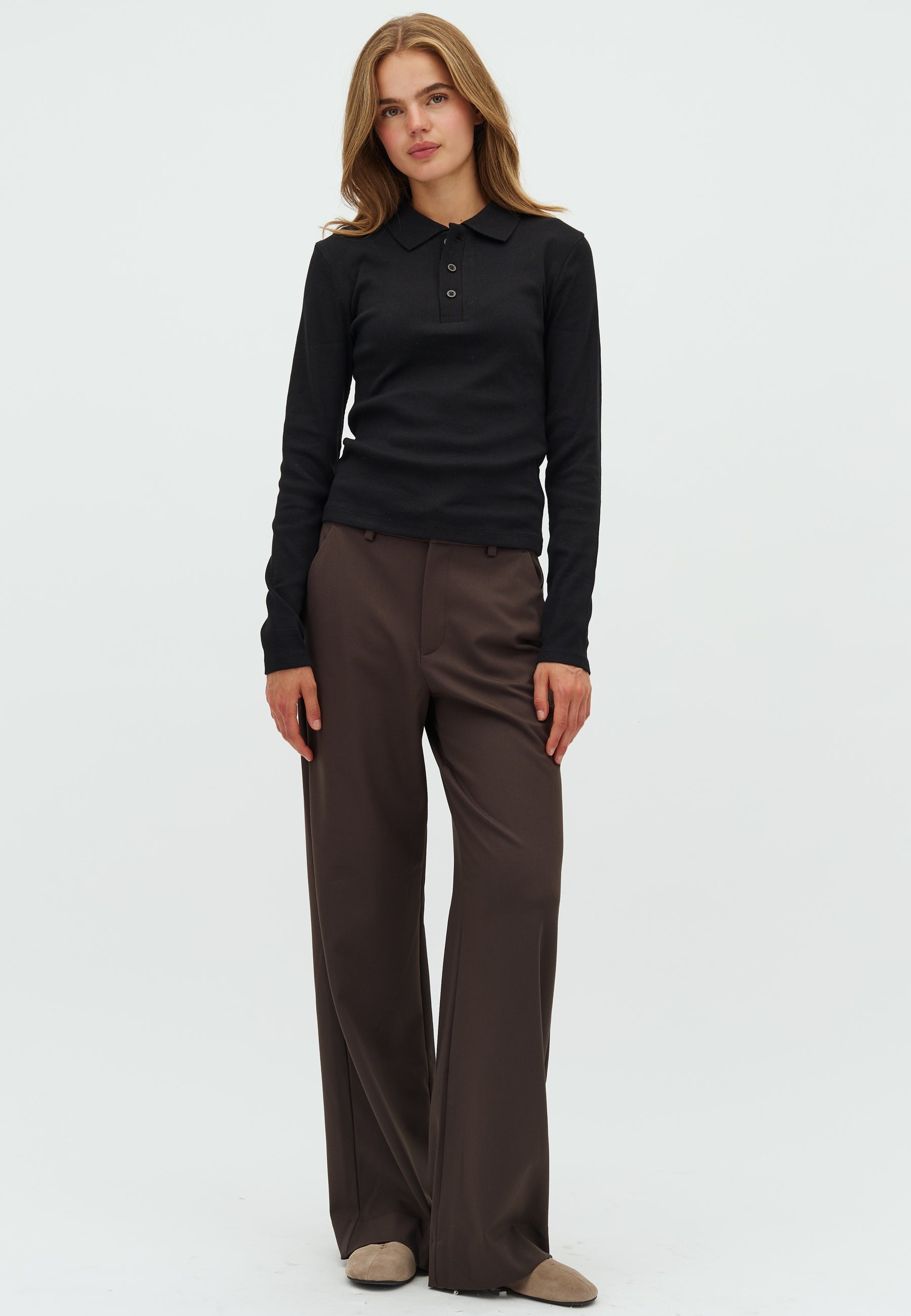 Lucy-M_Coffee Brown_Model_0