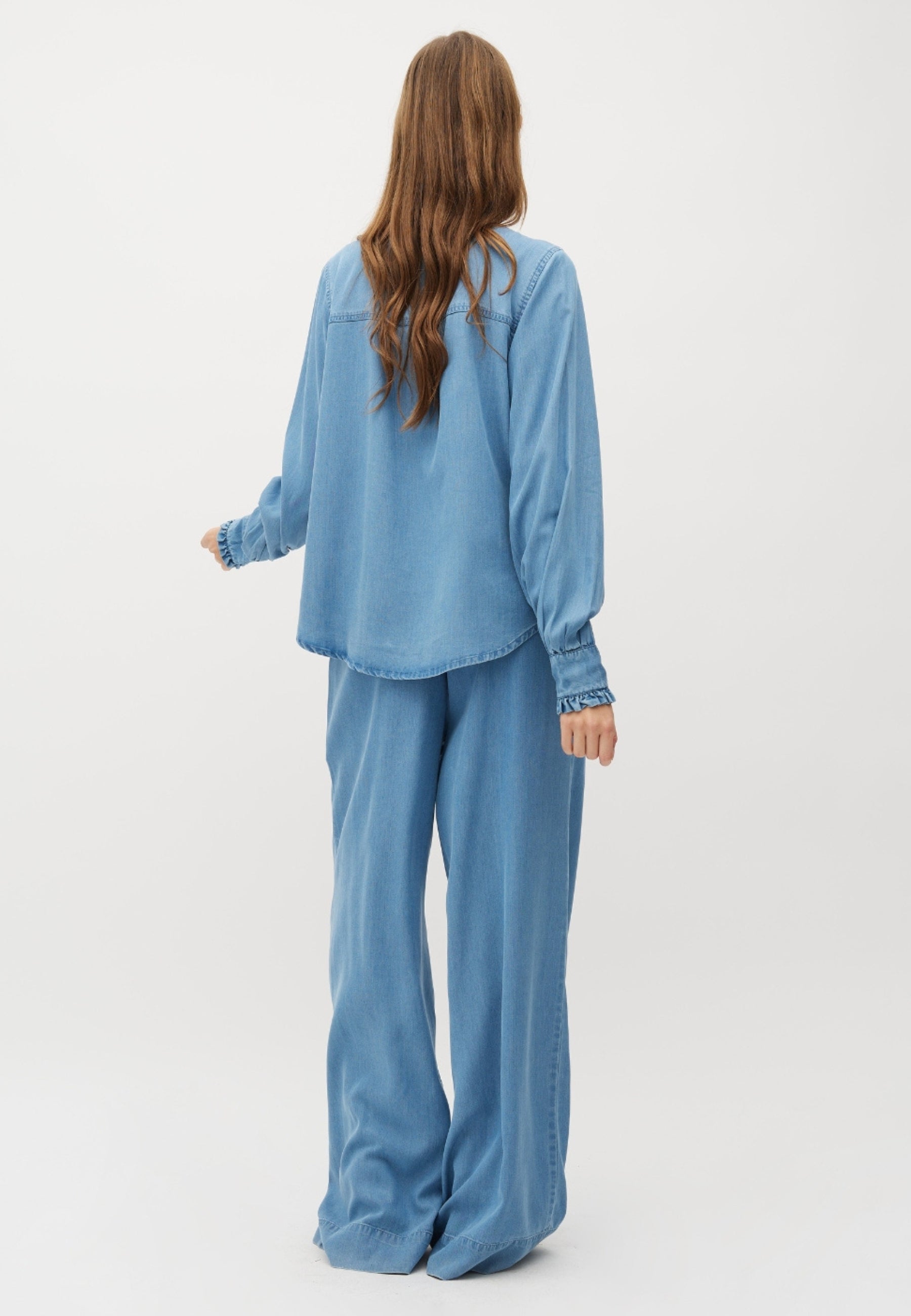 Asaka-M_Blue Soft Wash_Model_3