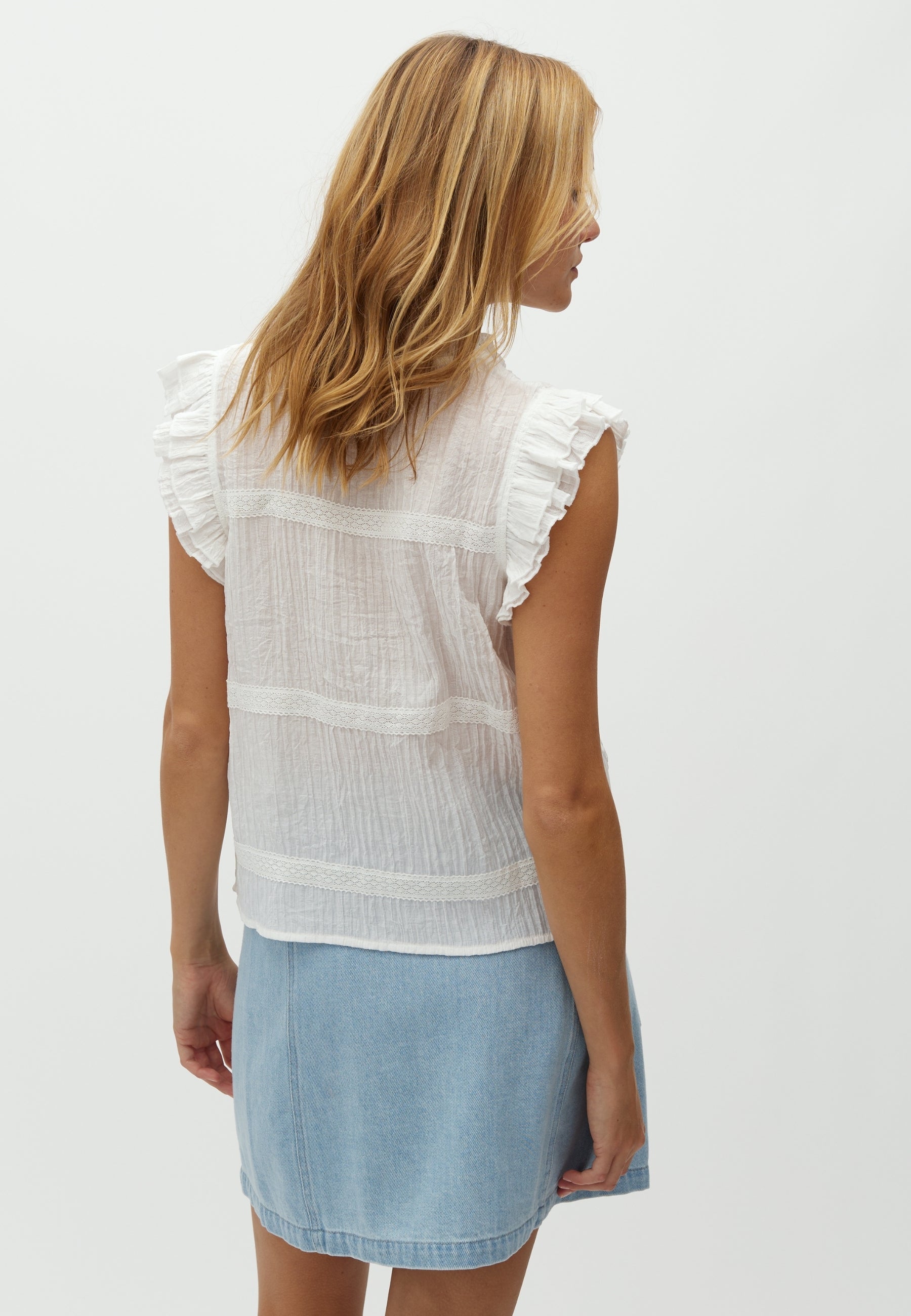 Viroeressa-M_White_Model_1