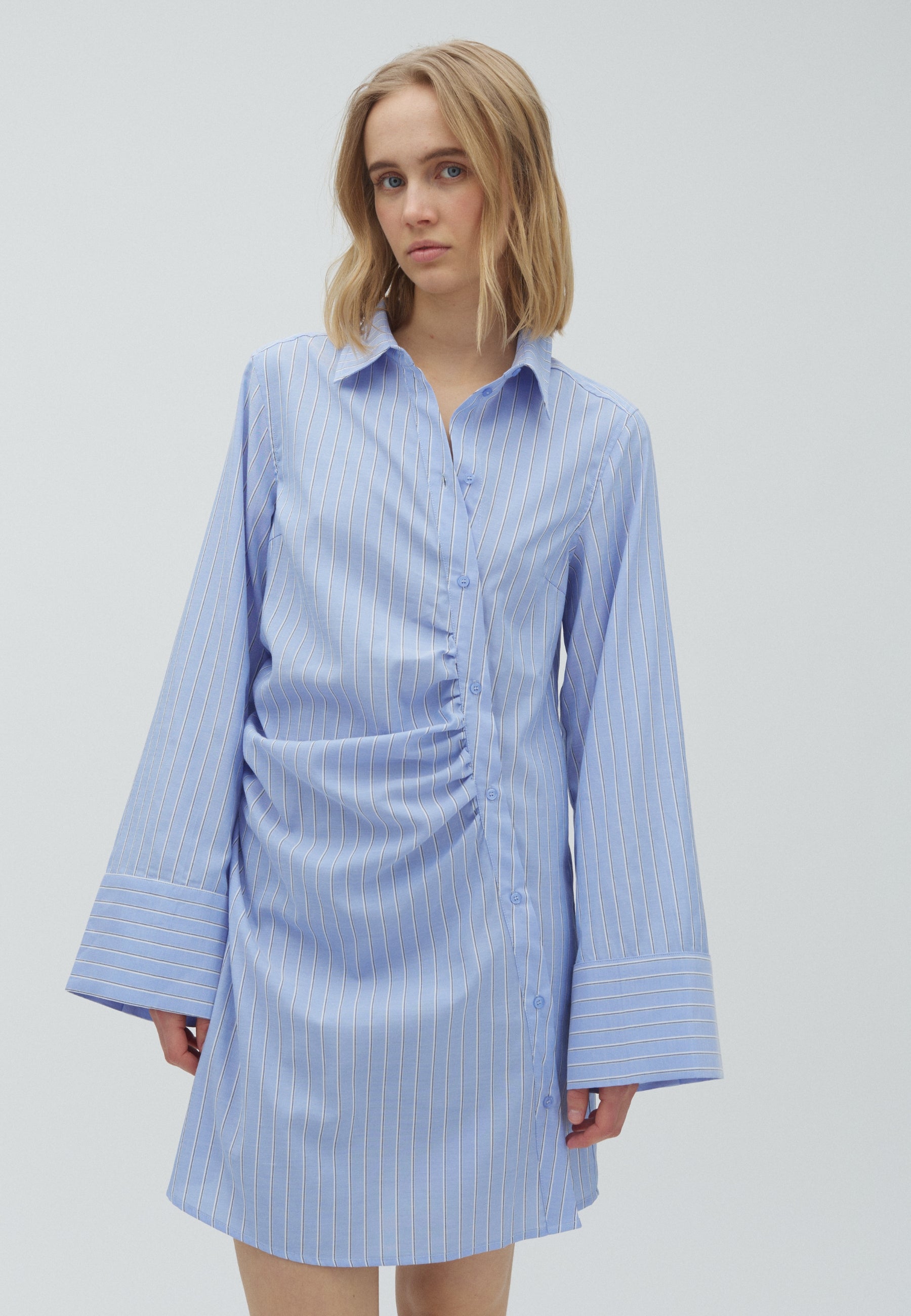 Loutro L-M_Bright Blue Stripe_Model_1