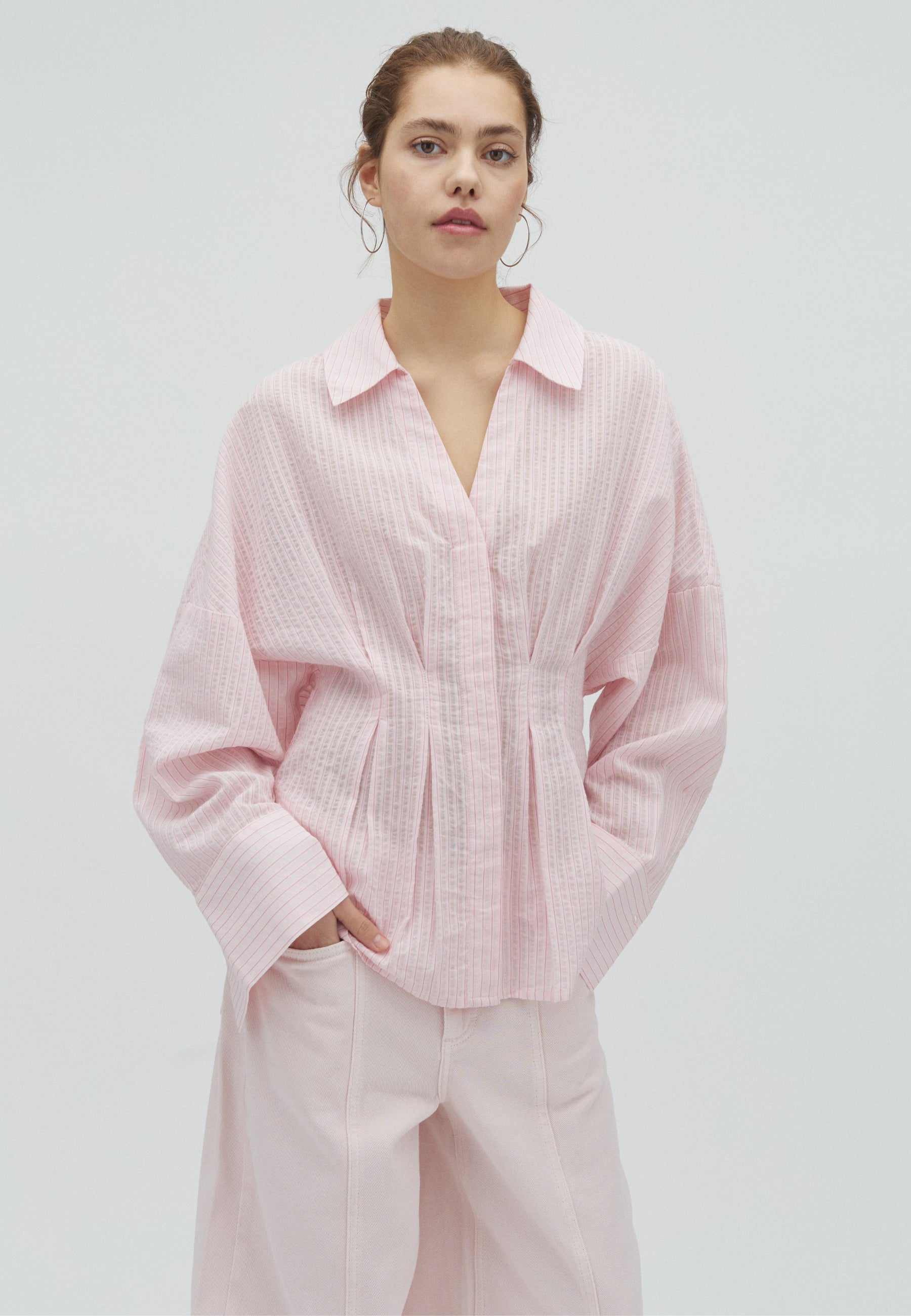 Isidor-M_Pale Pink Stripe_Model_0