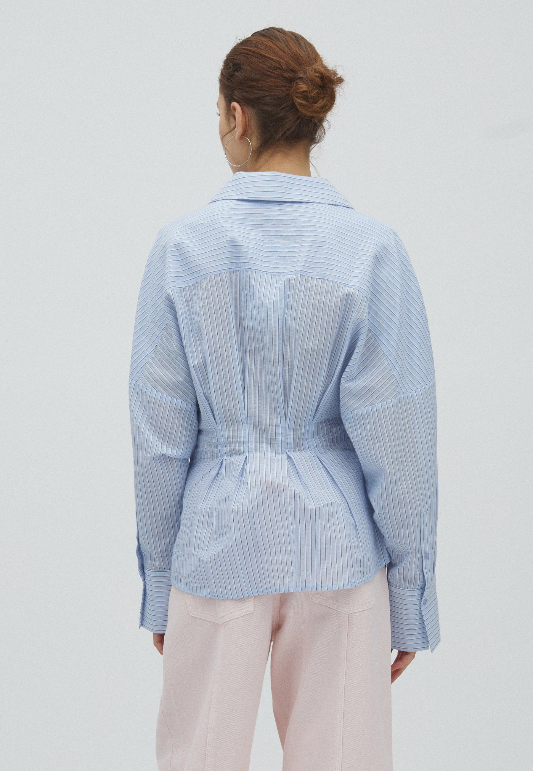 Isidor-M_Light Blue White Stripe_Model_1