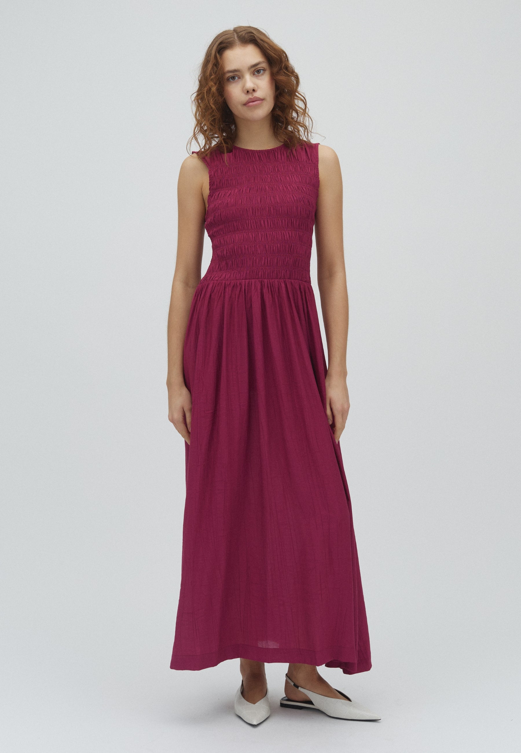Sorellia-M_Radiant Raspberry_Model_0