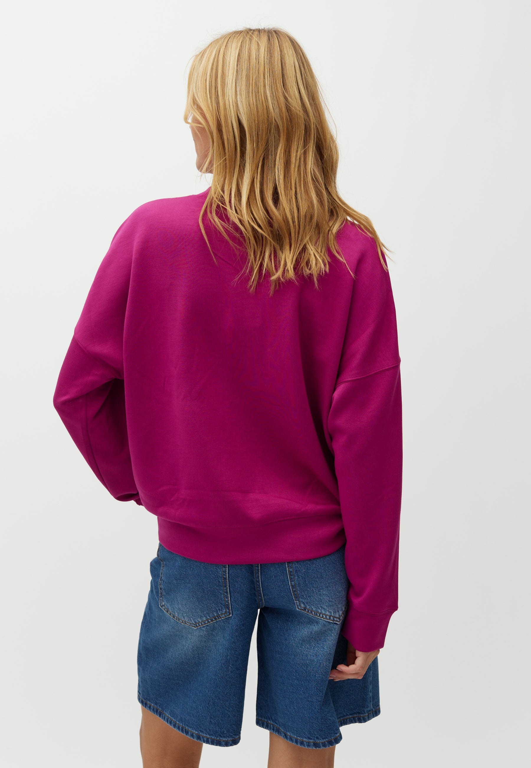Gill-M_Radiant Raspberry_Model_2