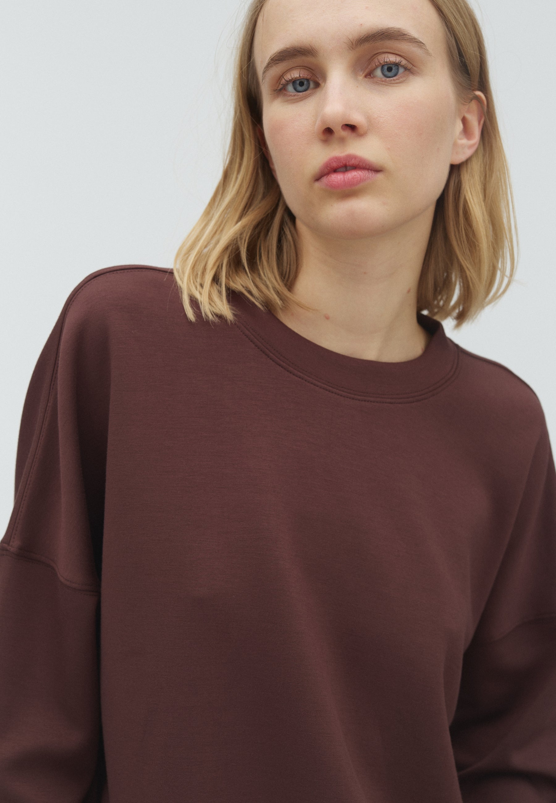 Gill-M_Warm Brown_Model_1
