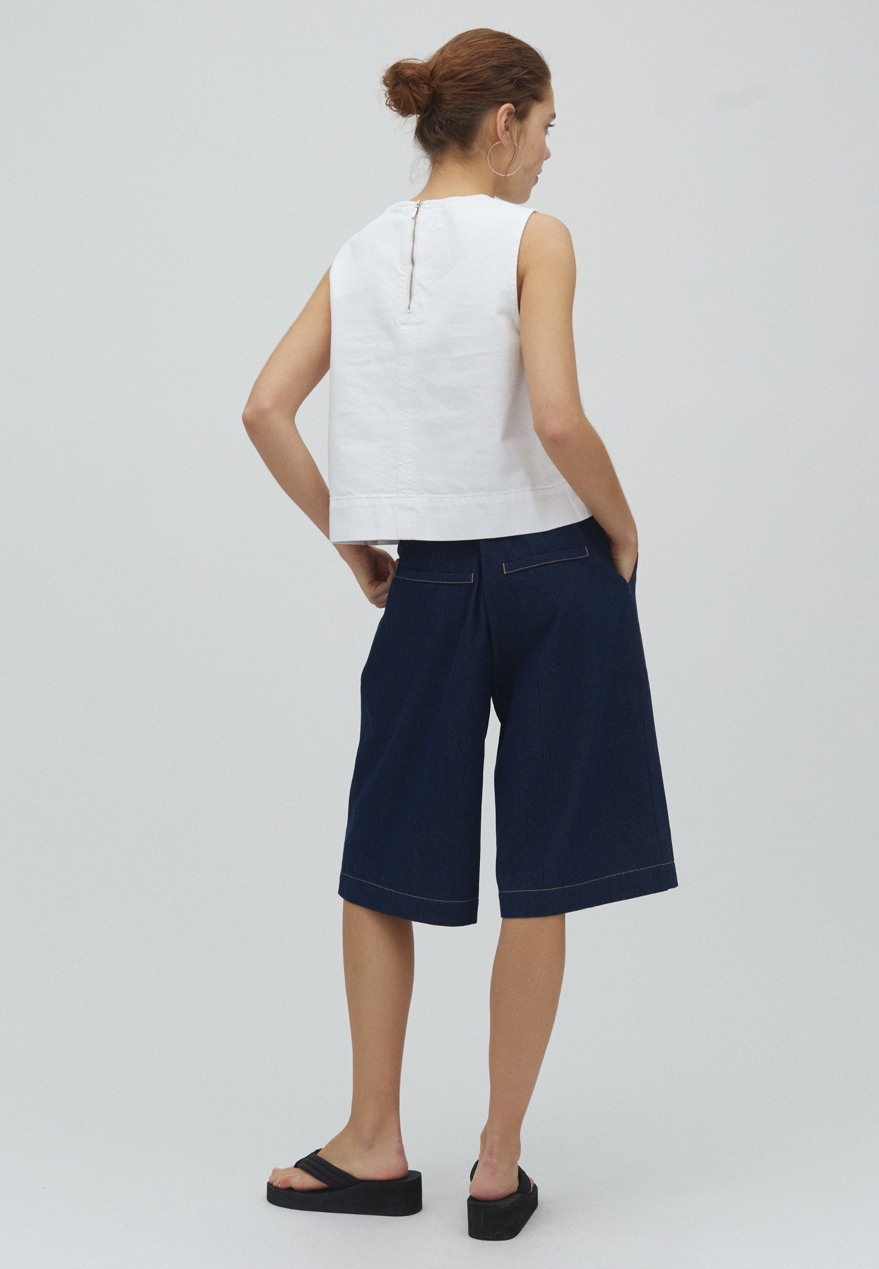 Bamudo D-M_Dark Unwashed Denim_Model_4