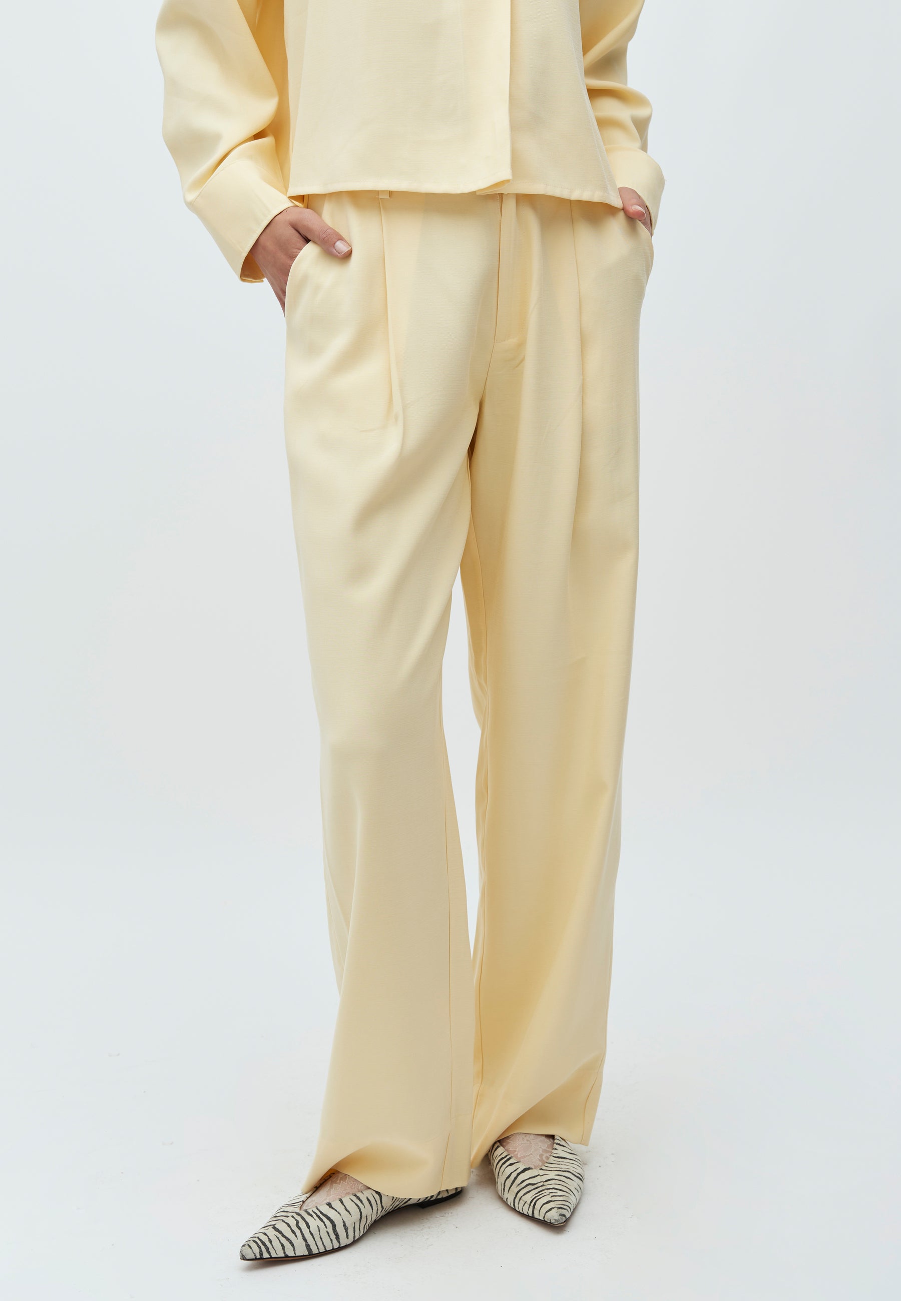 Daniello-M_Summer Yellow_Model_1