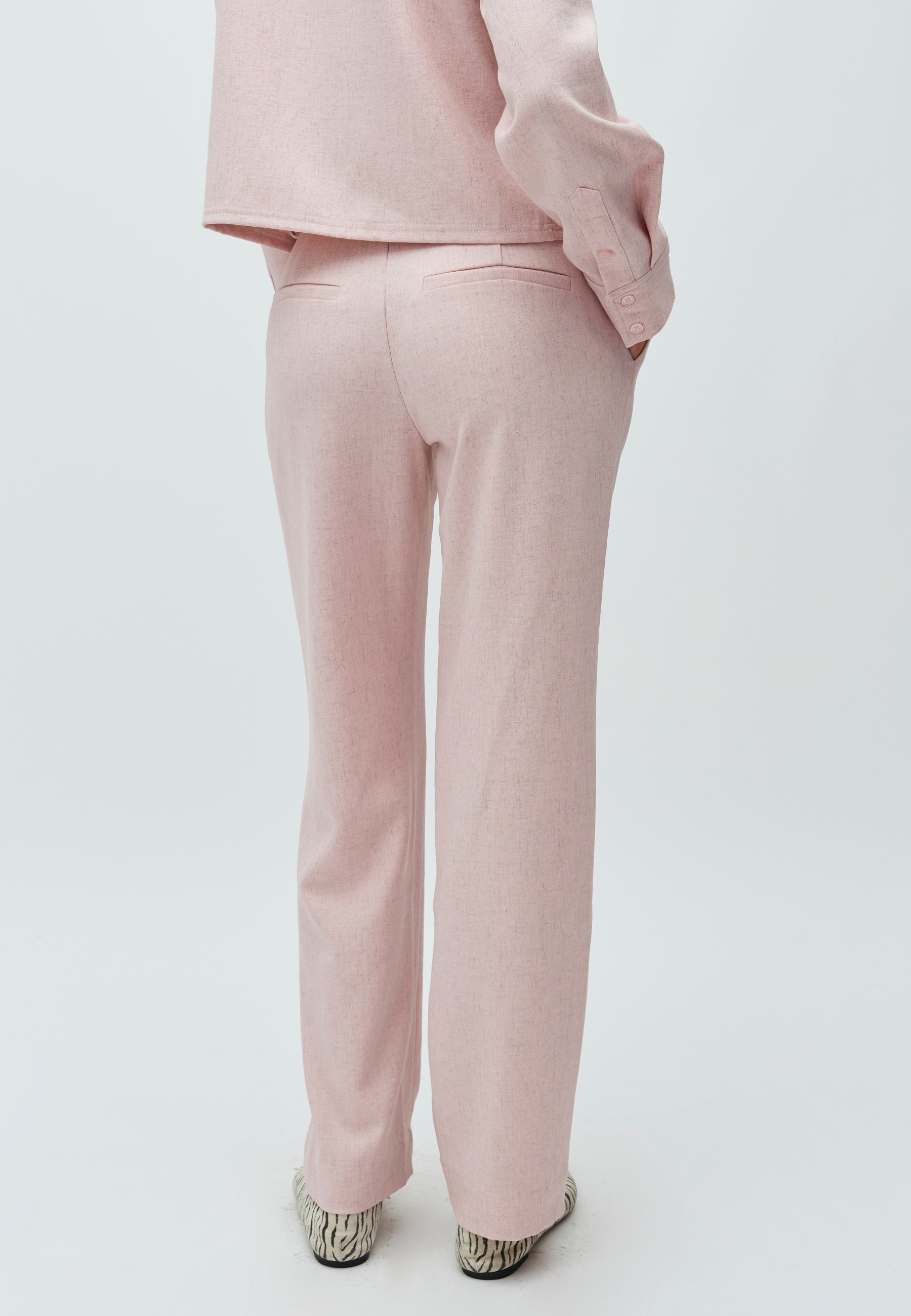 Kanika-M_Light Pink_Model_3