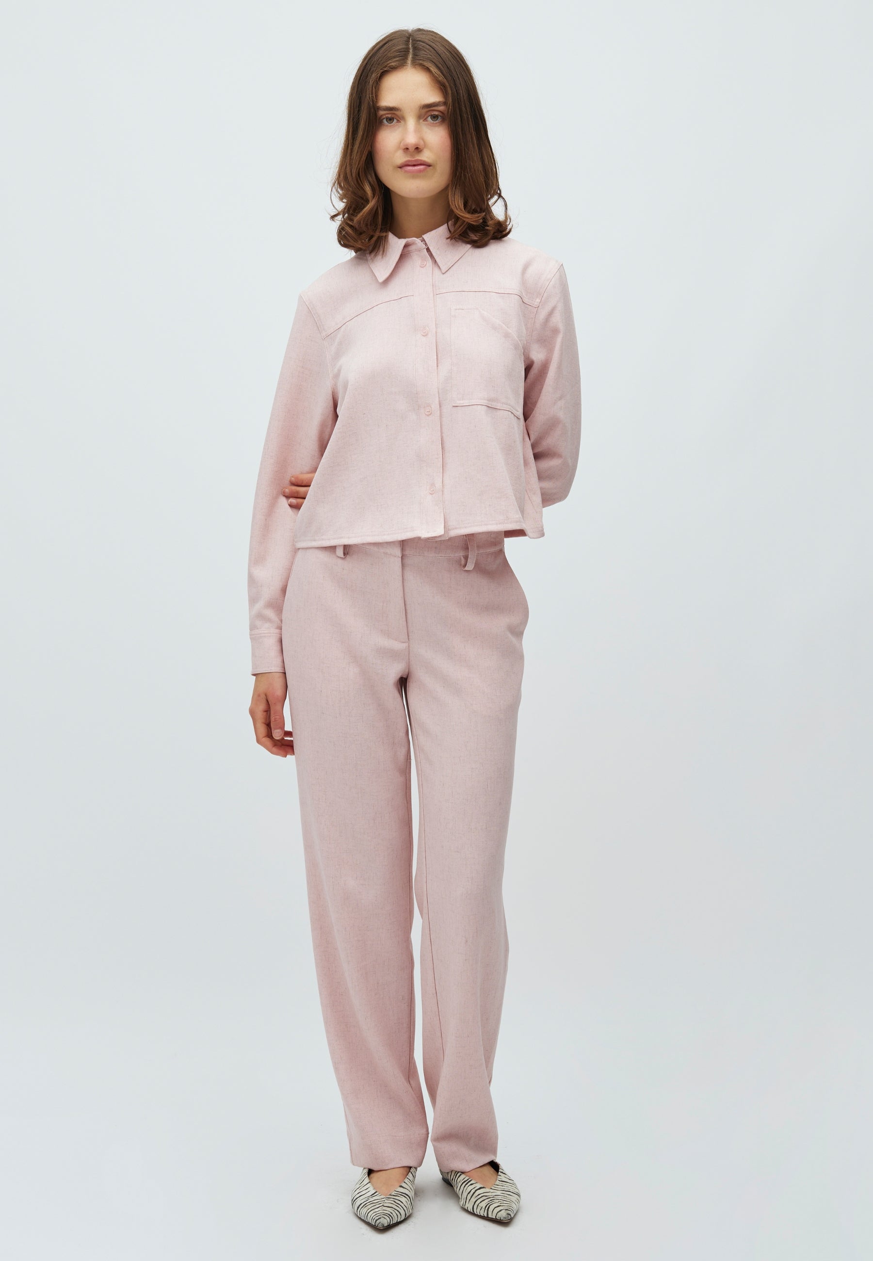 Hoppa-M_Light Pink_Model_3