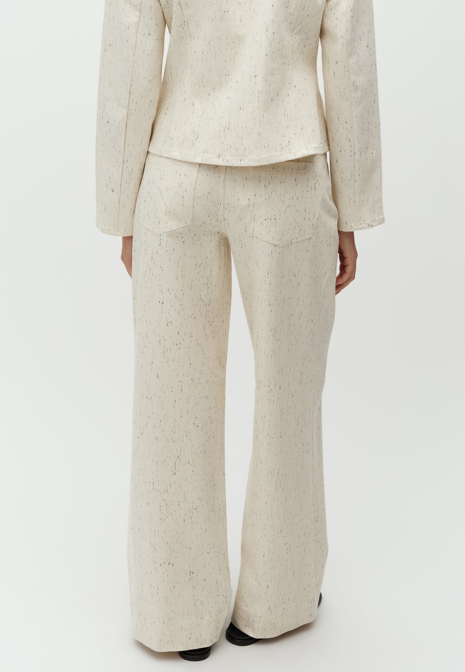 Jaelani-M_Summer Twill_Model_3