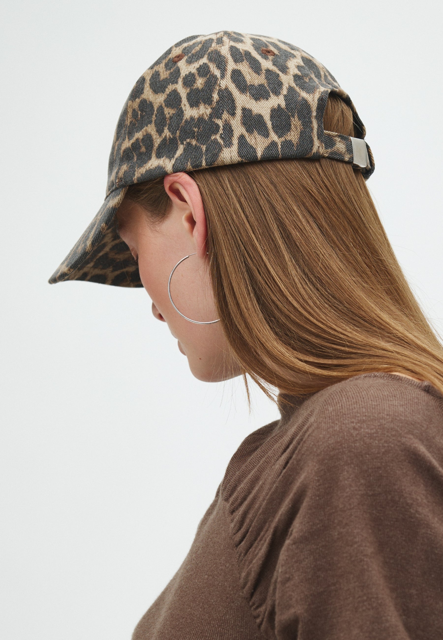 Odine-M_Leopard Mist_Model_2