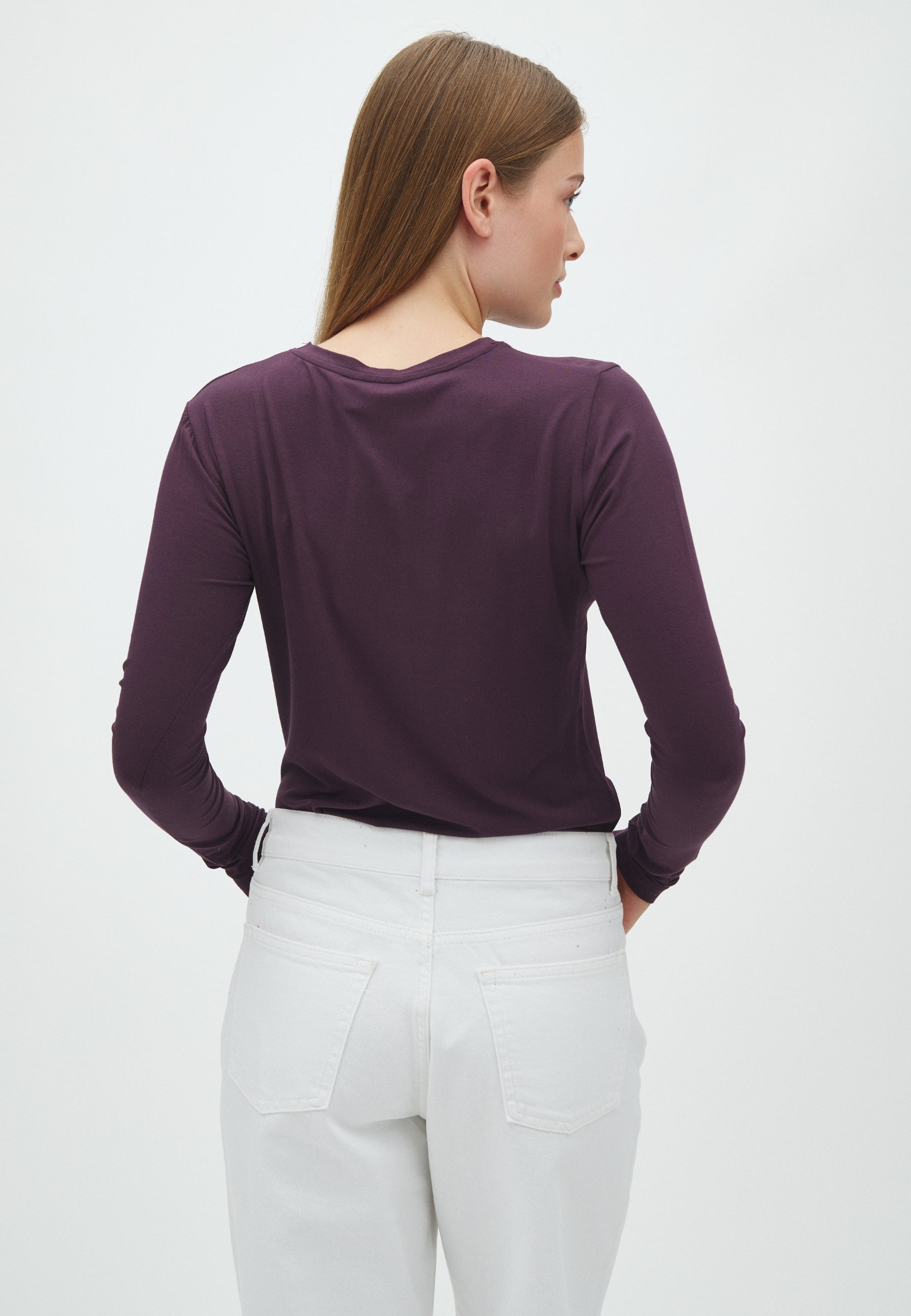 Christina-M_Deep Purple_Model_2