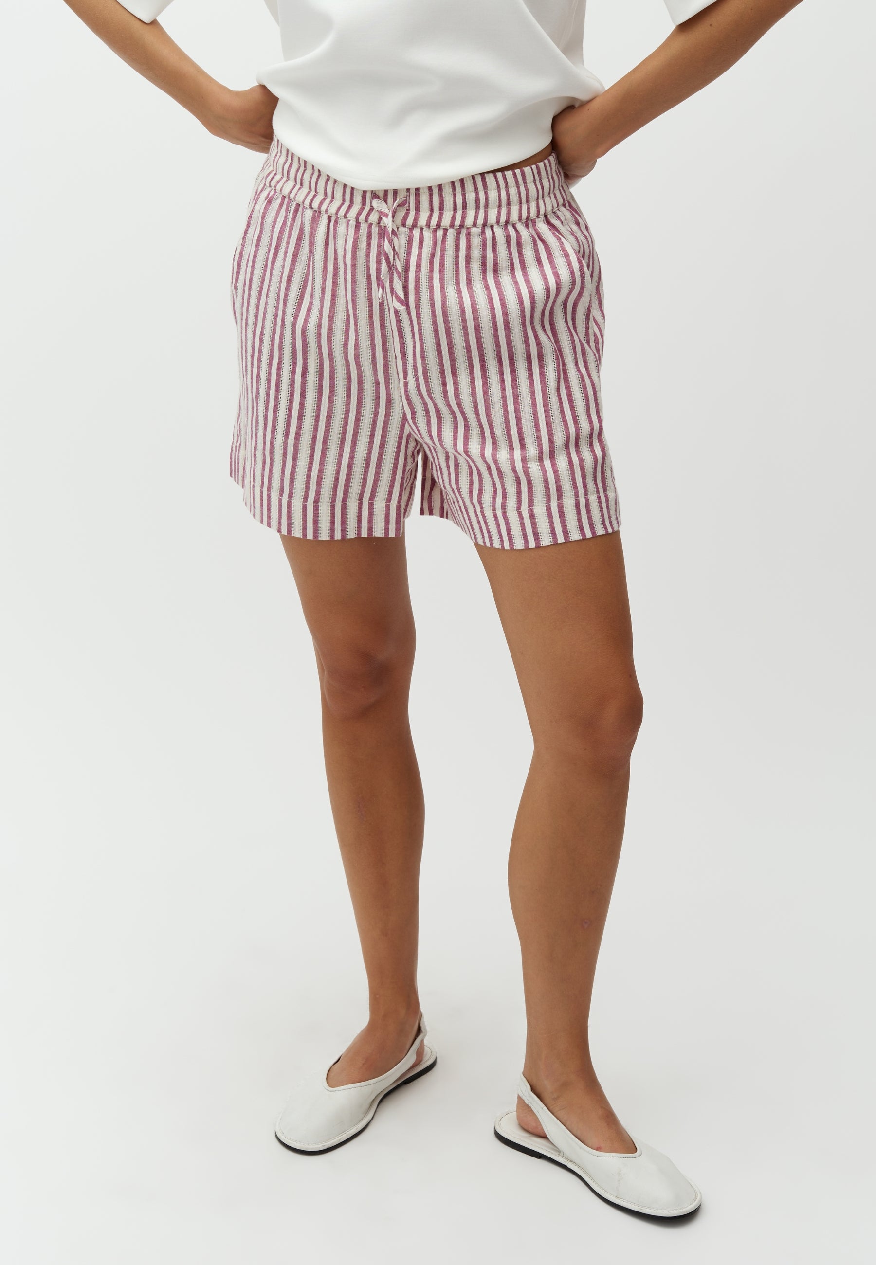 Meris-M_Thin Red Stripe_Model_2