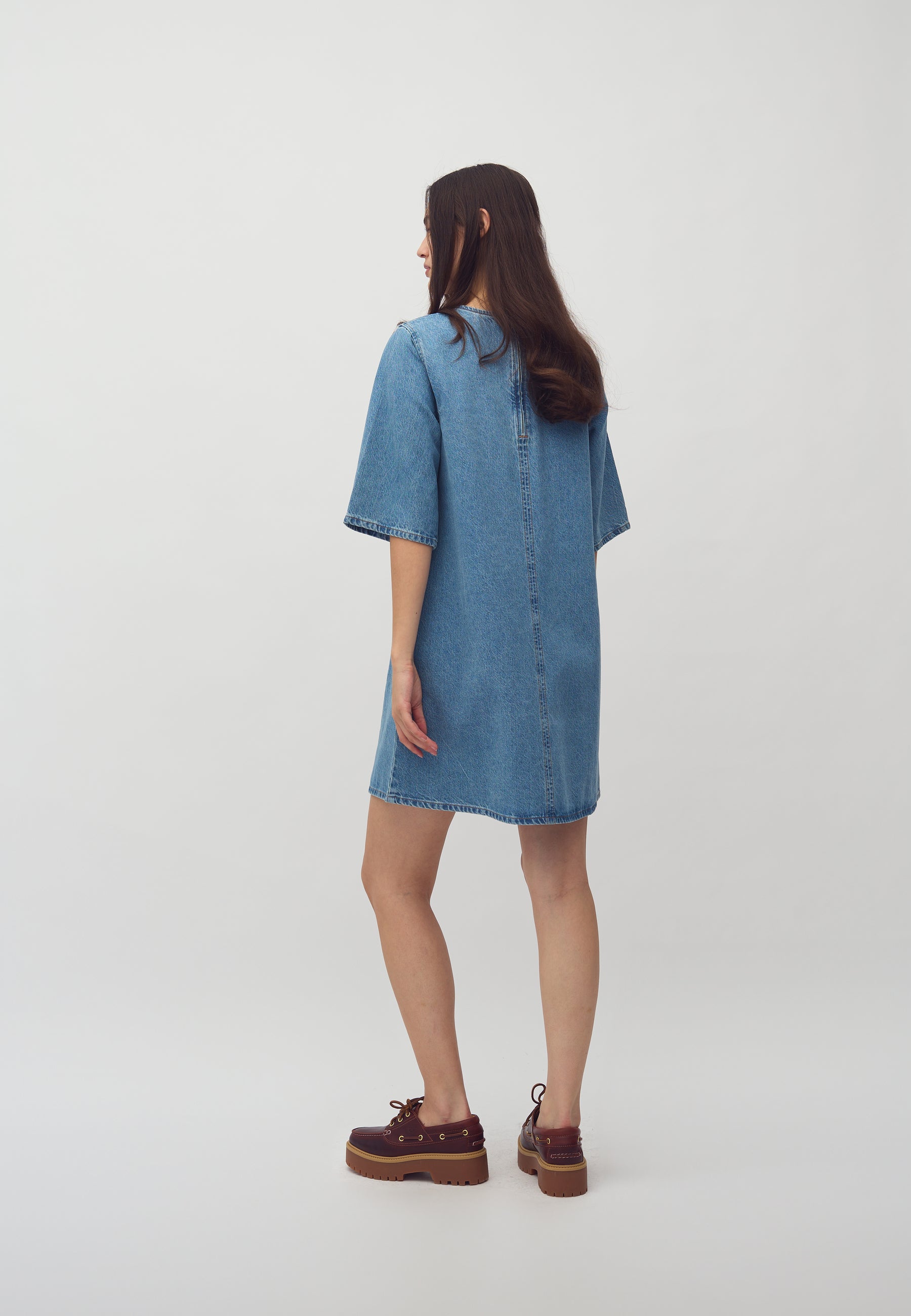 Carmen-M_Light Blue Wash_Model_