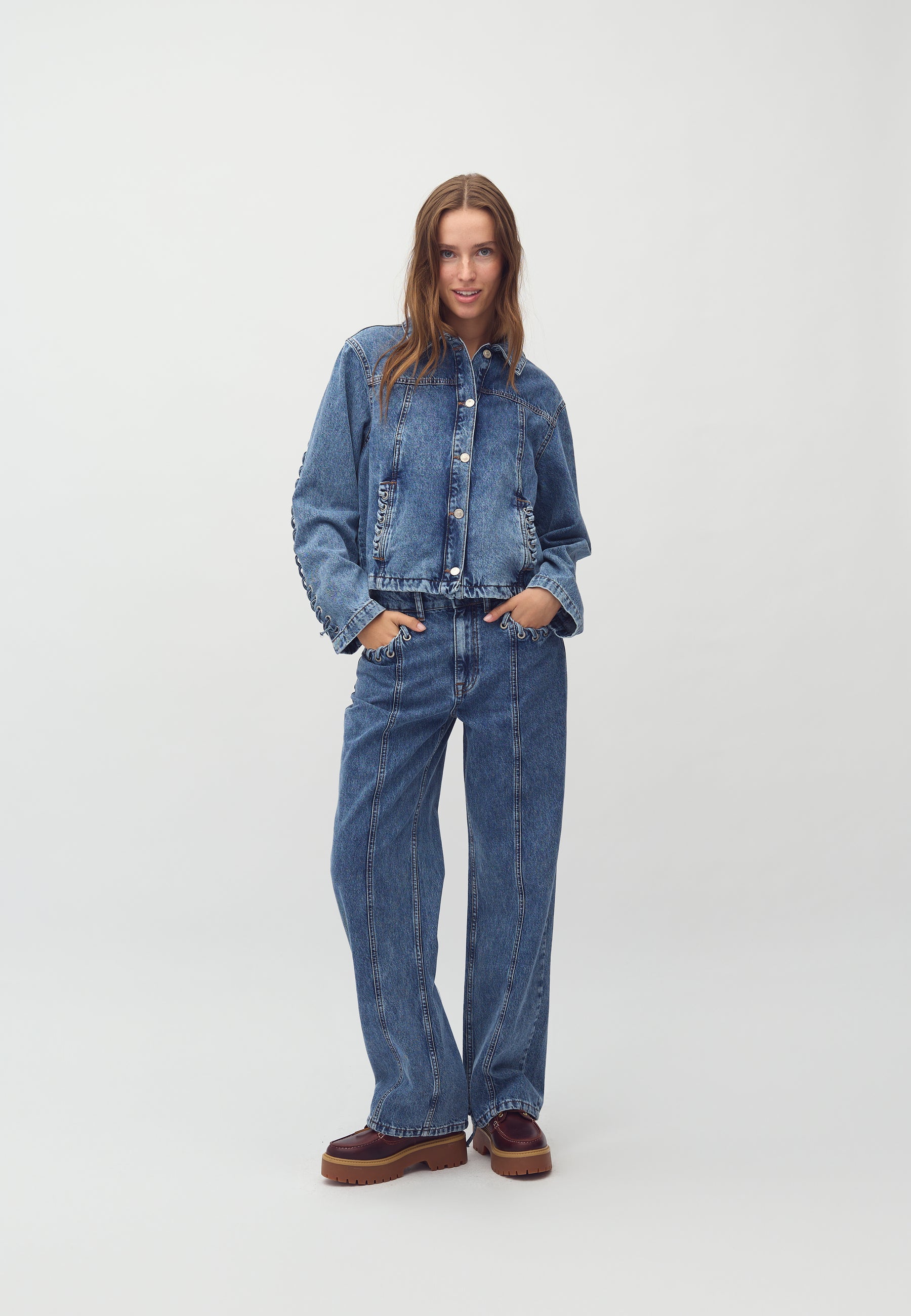 Zolan-M_Mid Blue Vintage_Model_0