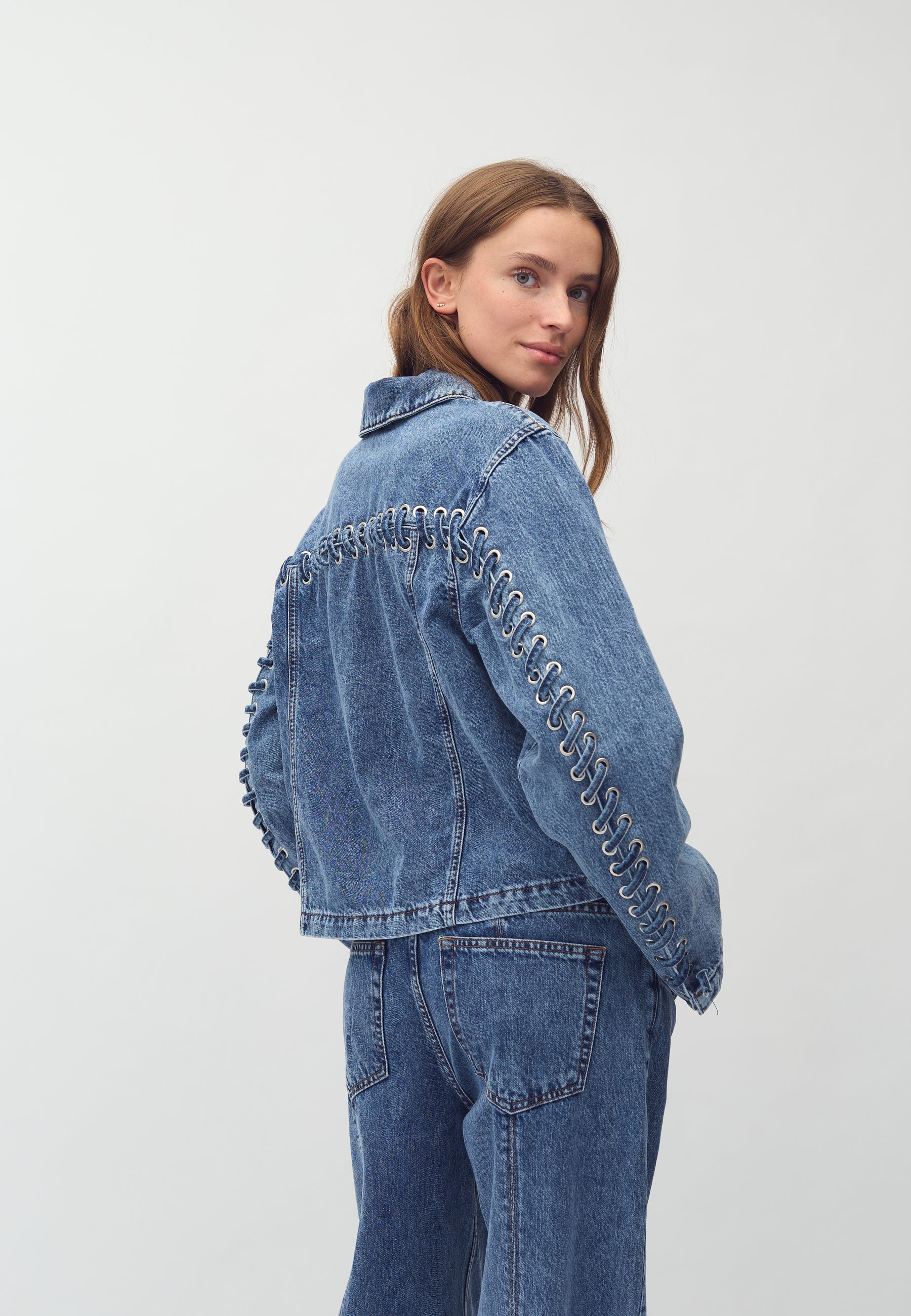 Zolan-M_Mid Blue Vintage_Model_