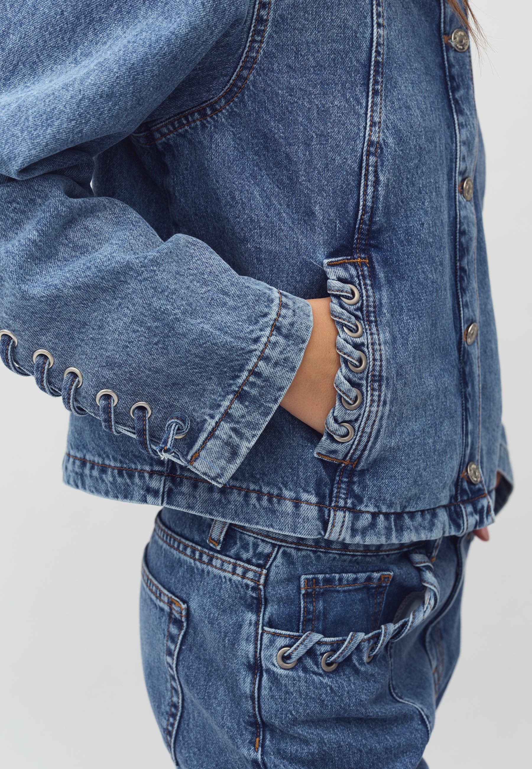 Zolan-M_Mid Blue Vintage_Model_