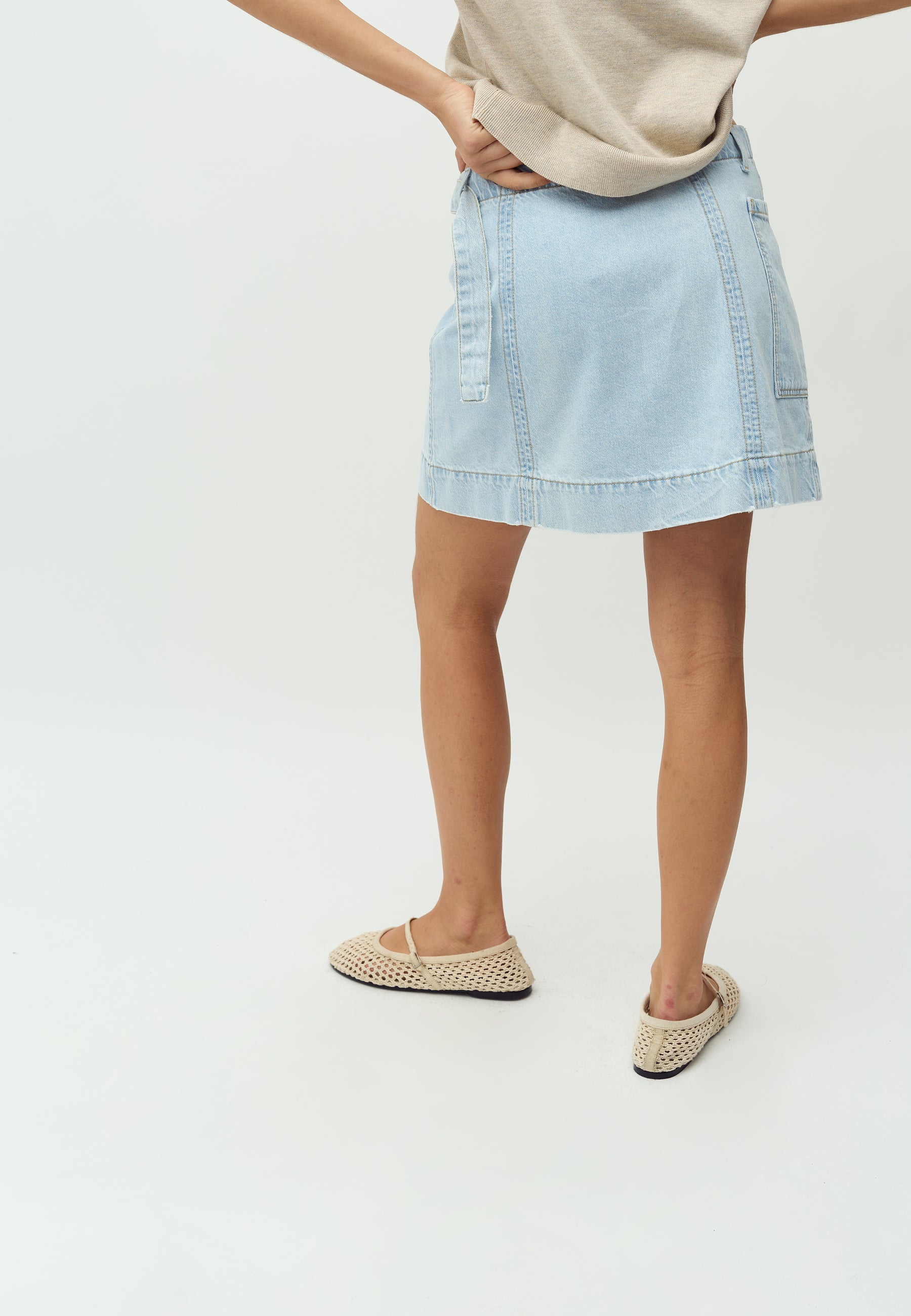 Kalinca-M_Lighter Blue Wash_Model_2