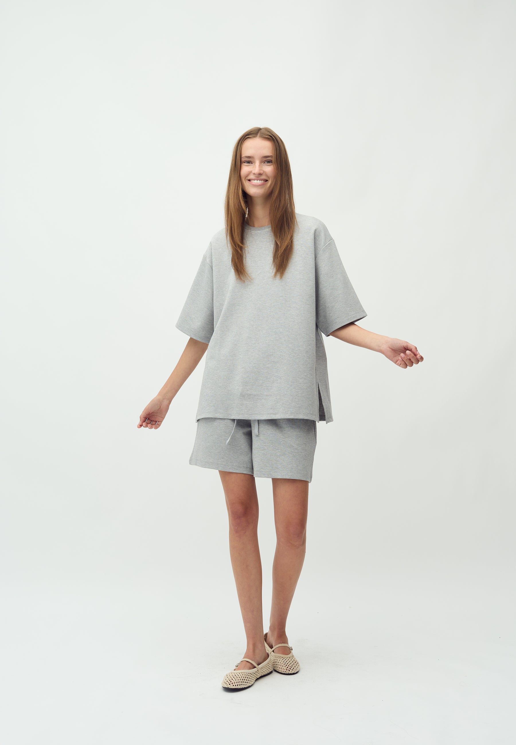 Emrylis-M_Light Grey Melange_Model_3