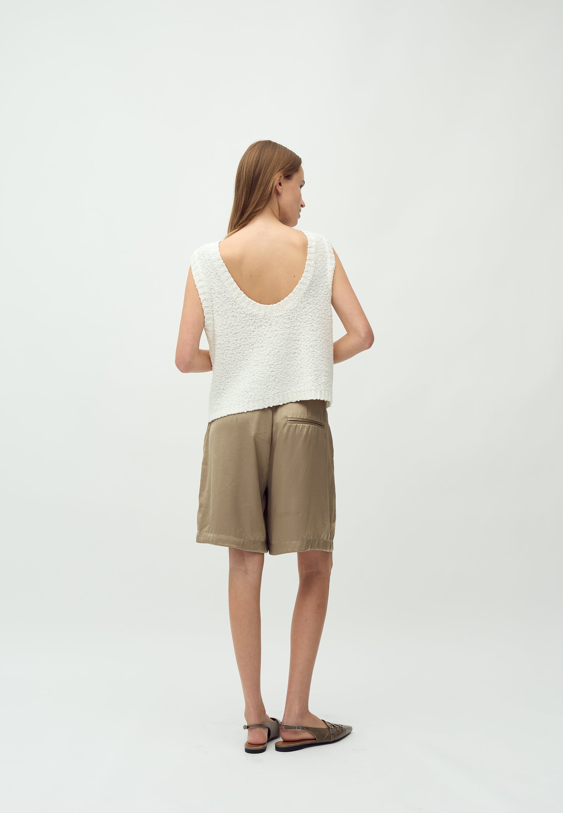 Guri-M_Sand Grey_Model_1
