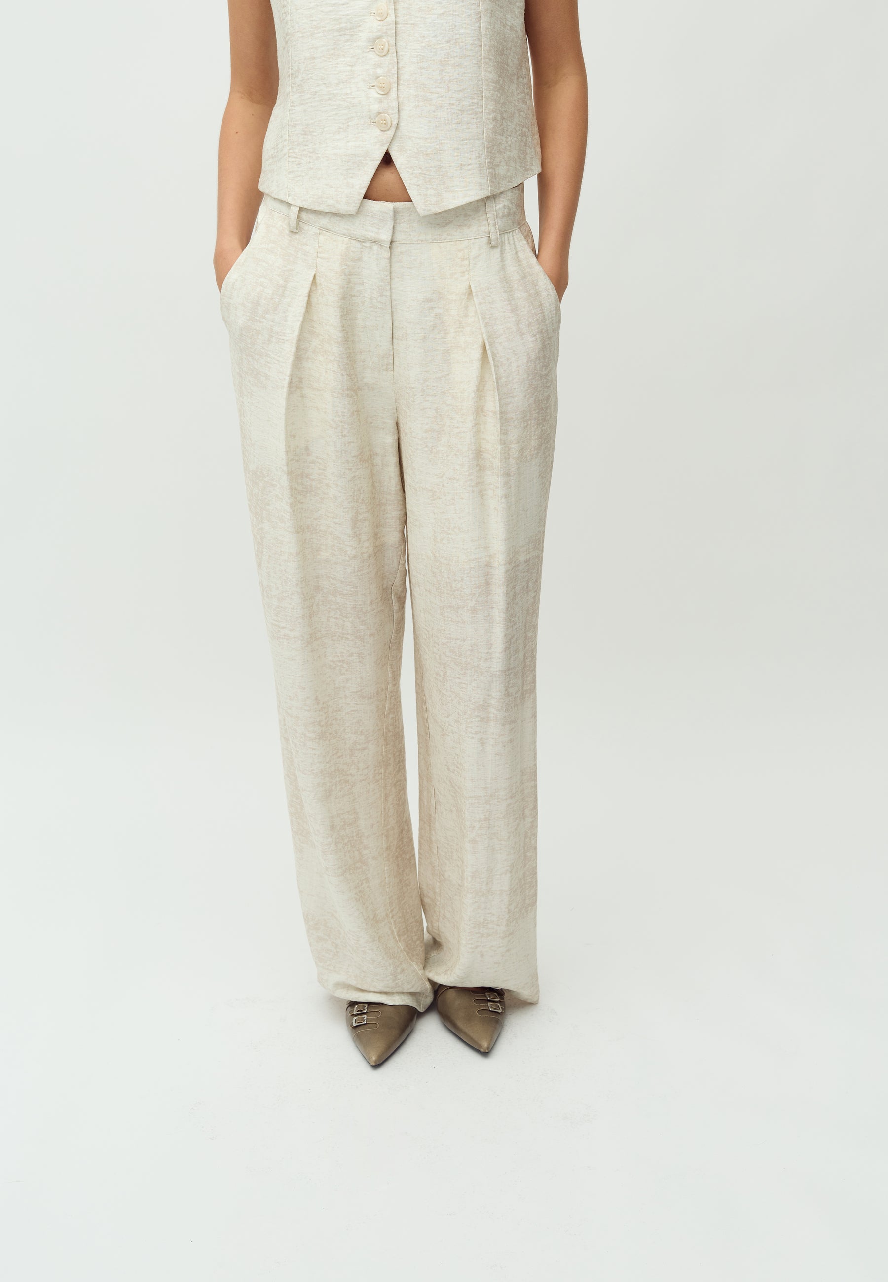 Cristiana Long-M_Oyster Valana Print_Model_1