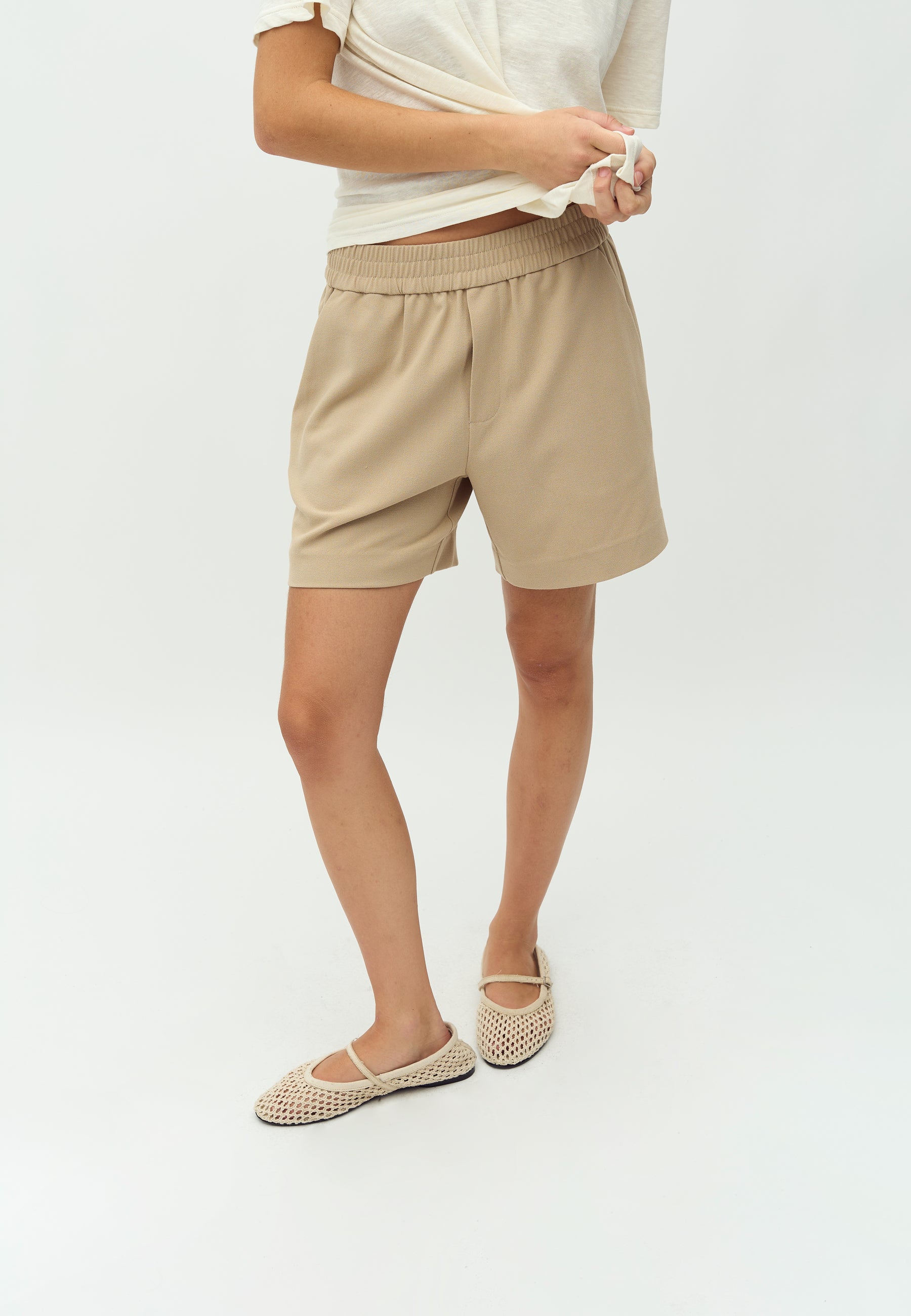 Phillipa Short-M_White Pepper_Model_1