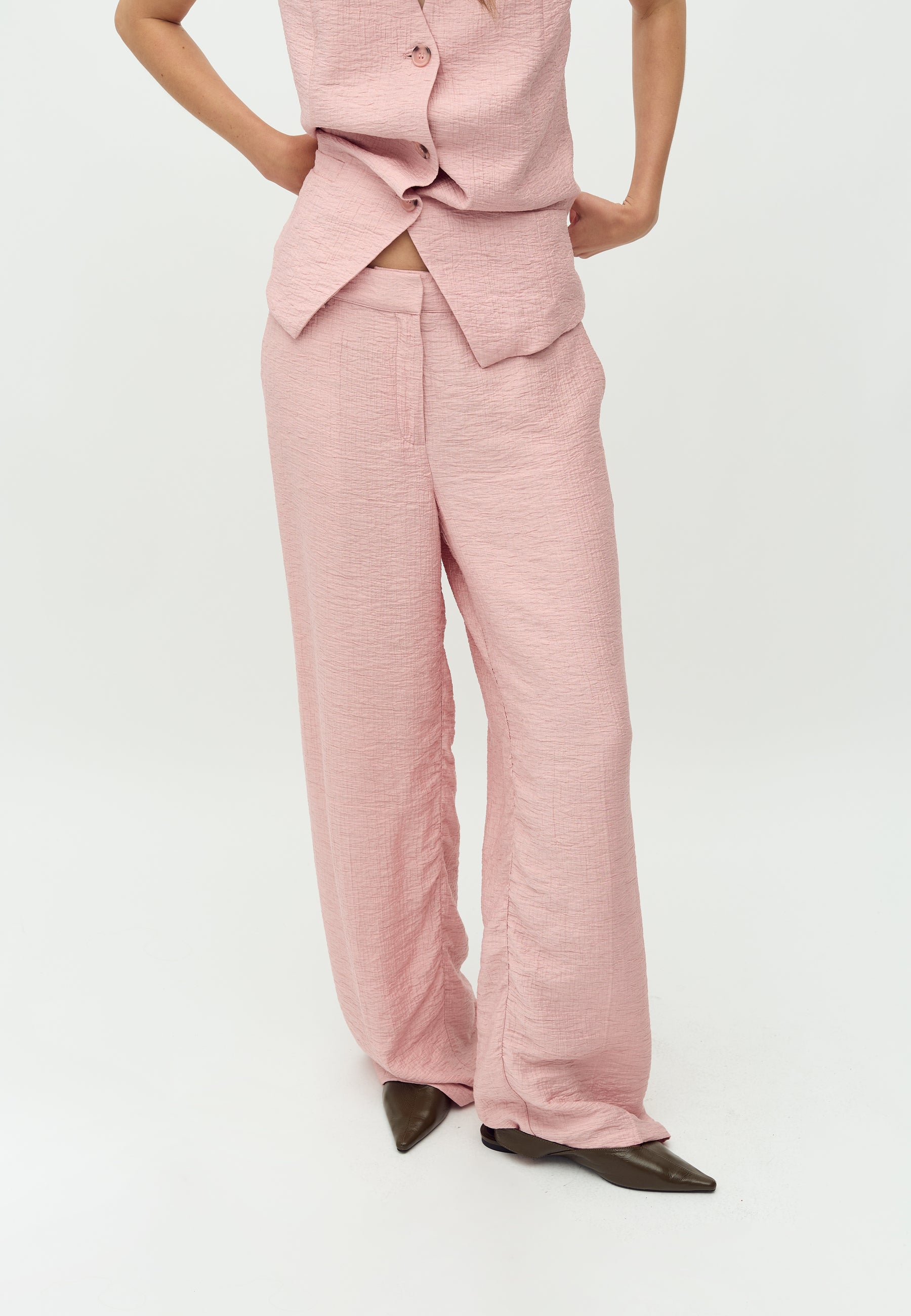 Dagma-M_Pink Melange_Model_2