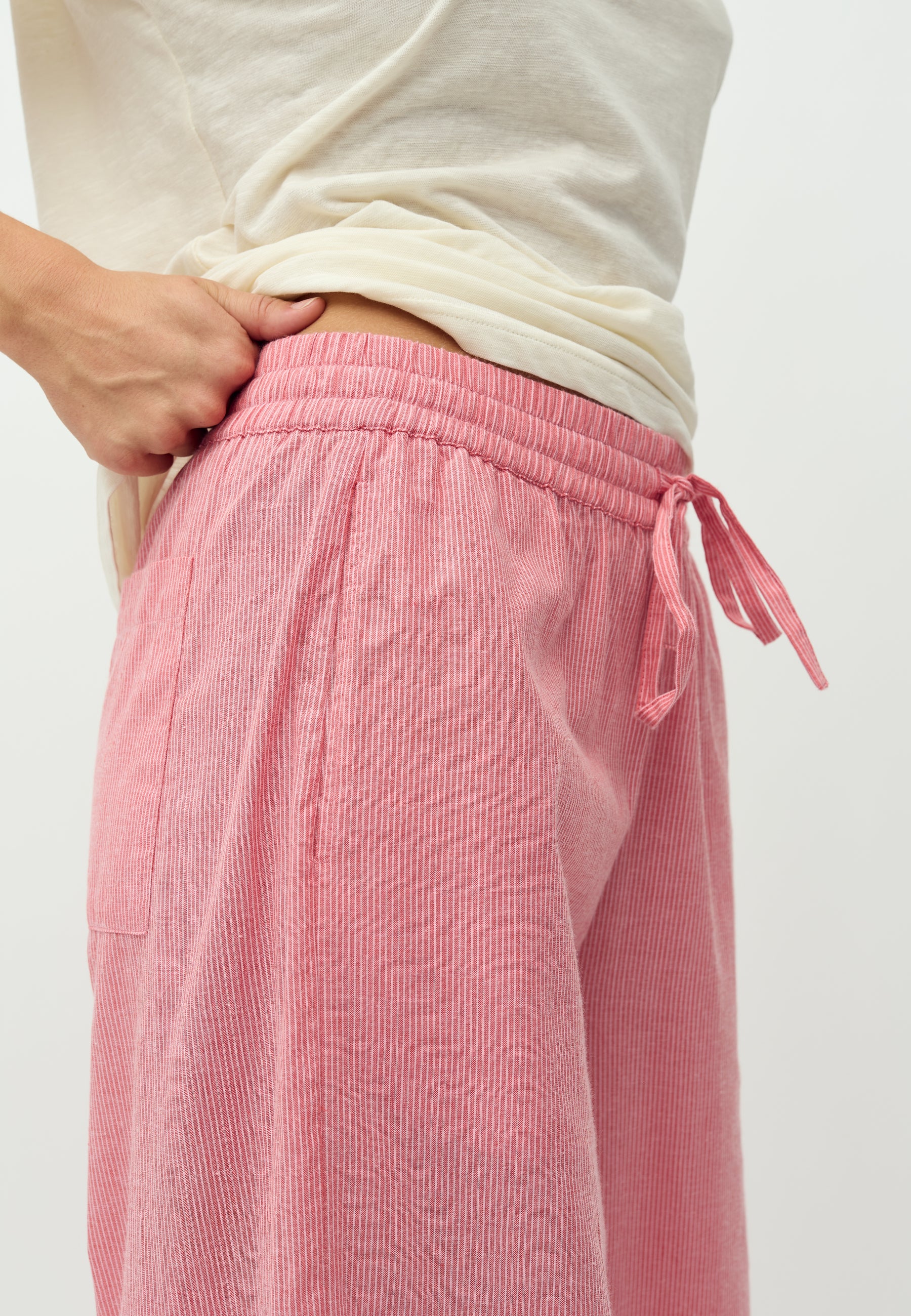 Clari-M_Pink Red Stripe_Model_4