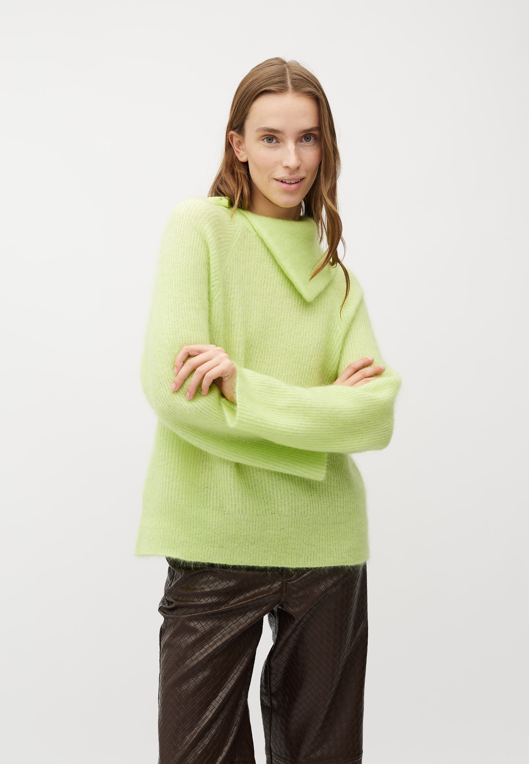 Mali-M_Sunny Lime_Model_0