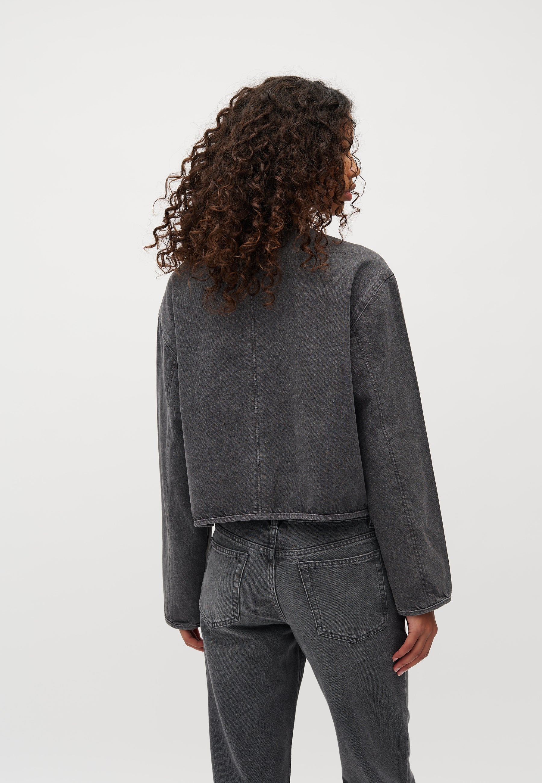 Effine-M_Grey Wash_Model_2