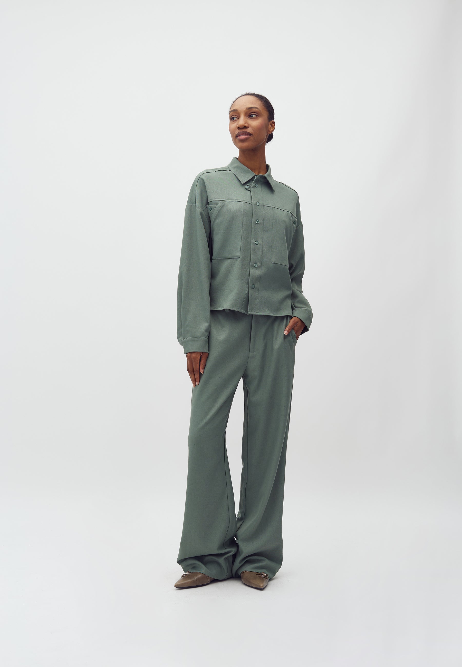 Levya-M_Iceberg Green Melange_Model_0